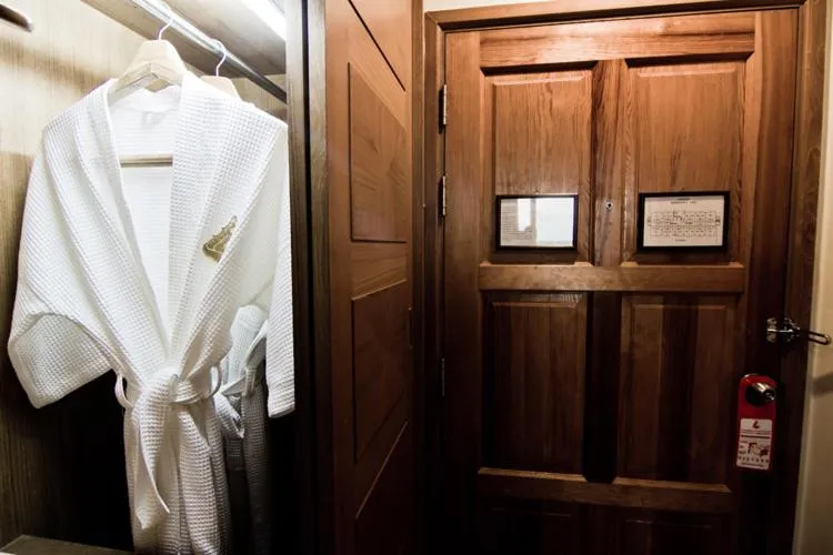 Decorative detail in Laithong Hotel