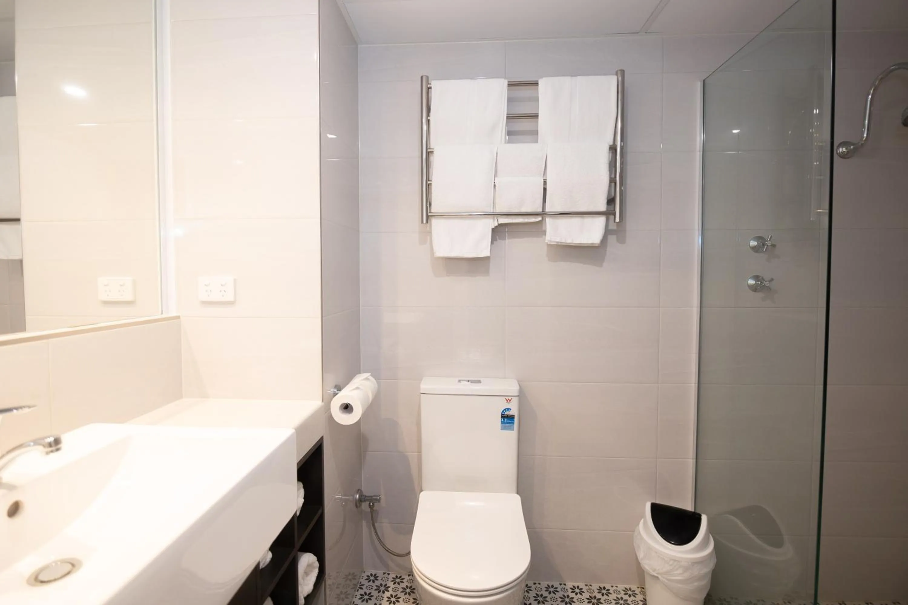 Bathroom in Dog Rock Motel