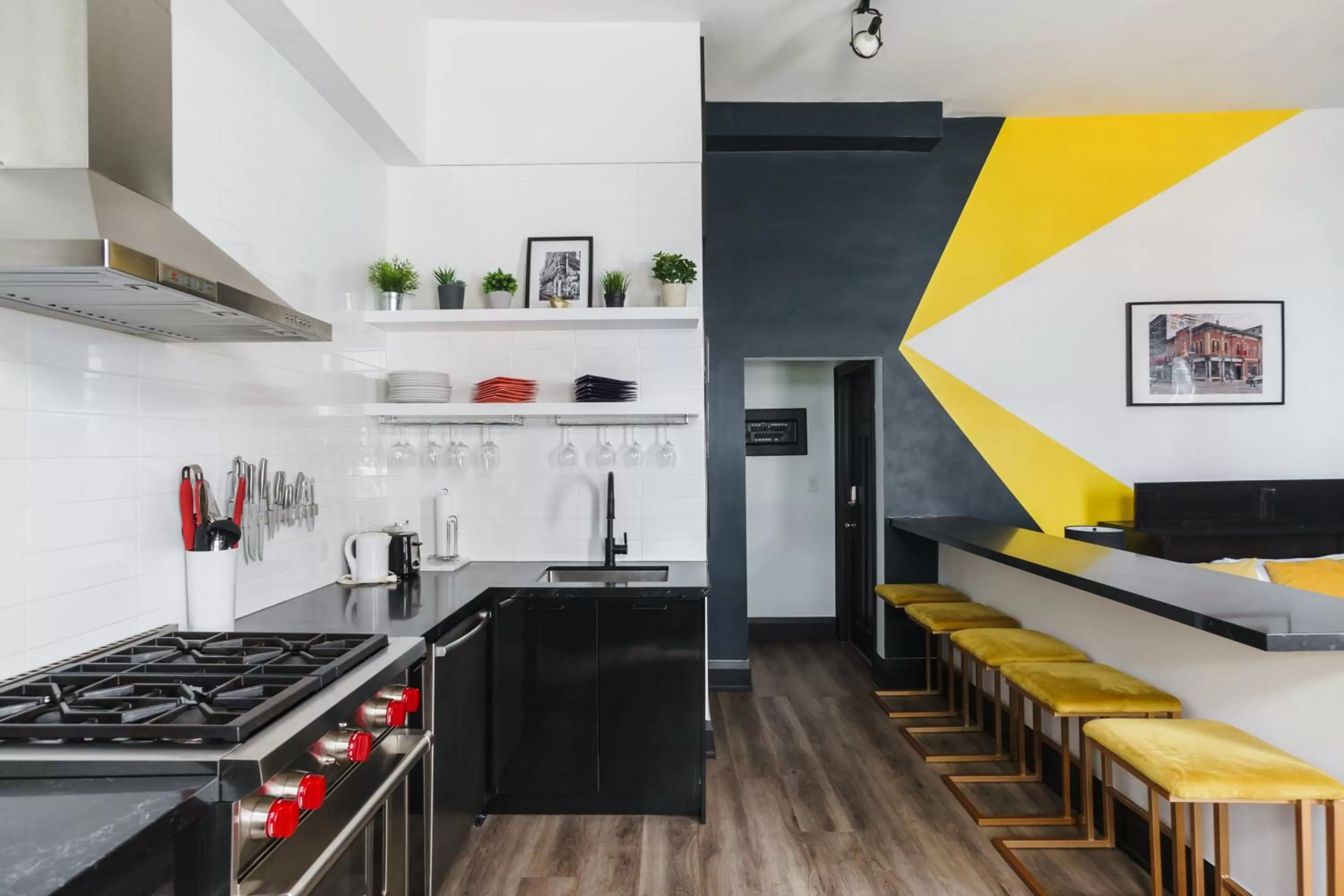 Kitchen or kitchenette, Kitchen/Kitchenette in Queen Street Lofts