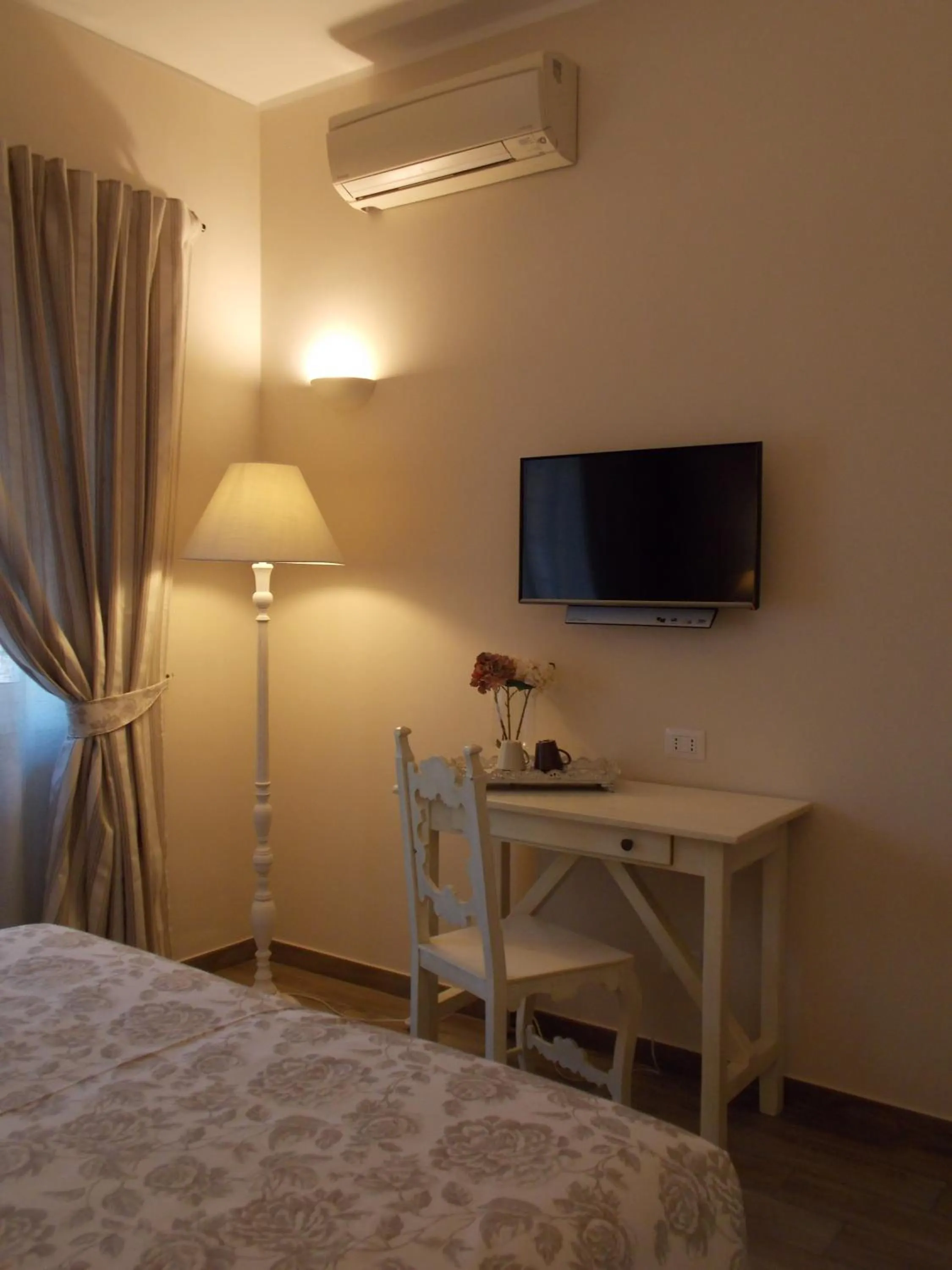 Bedroom, Bed in Casa Tua Vaticano Guest House