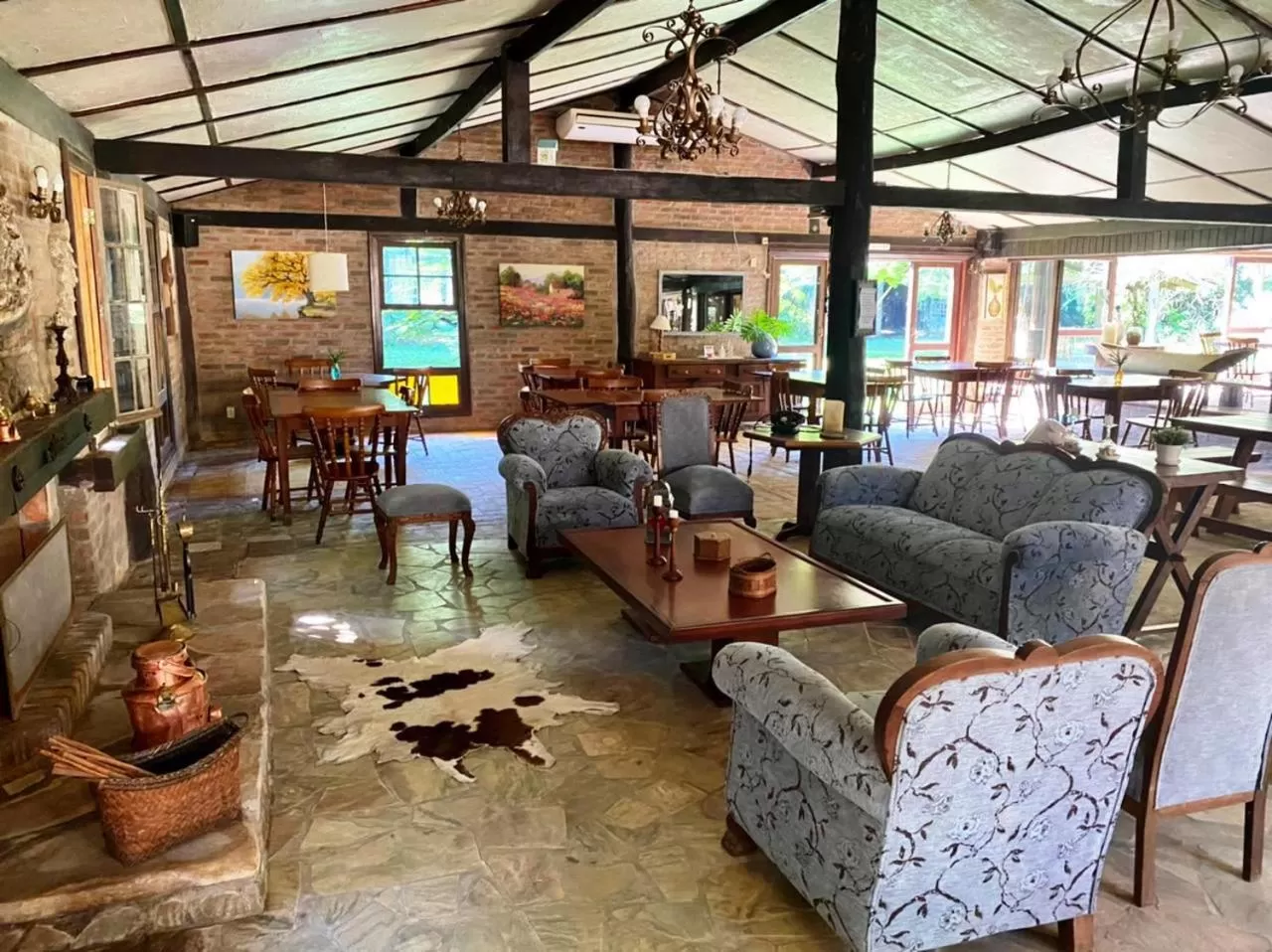 Communal lounge/ TV room in Hotel Santa Esmeralda