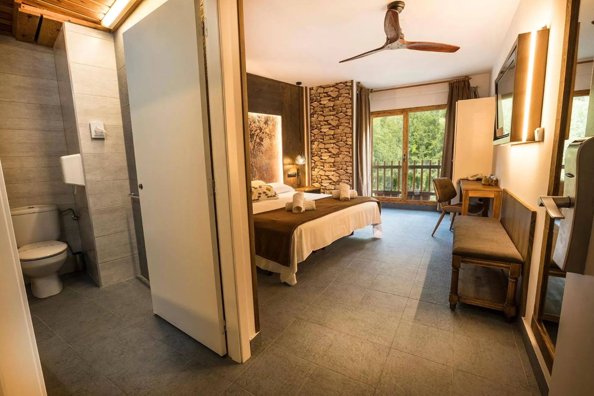 Photo of the whole room, Bed in Hotel Restaurant Les Brases