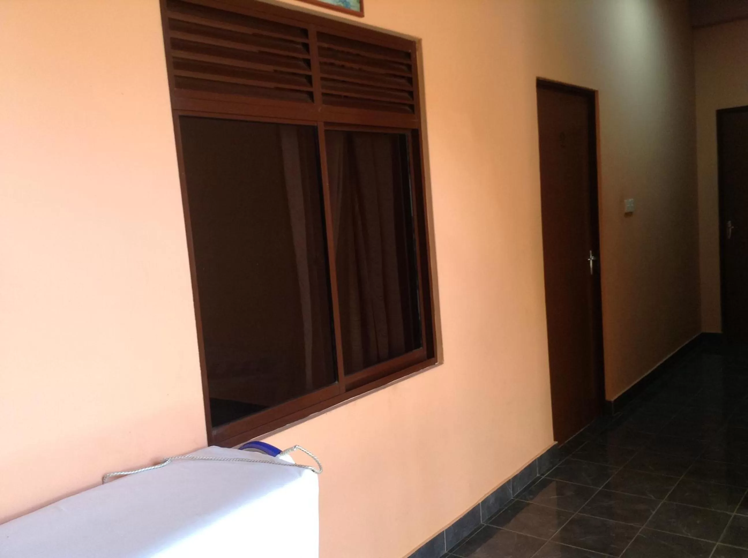 Area and facilities in Sunshine Hotel