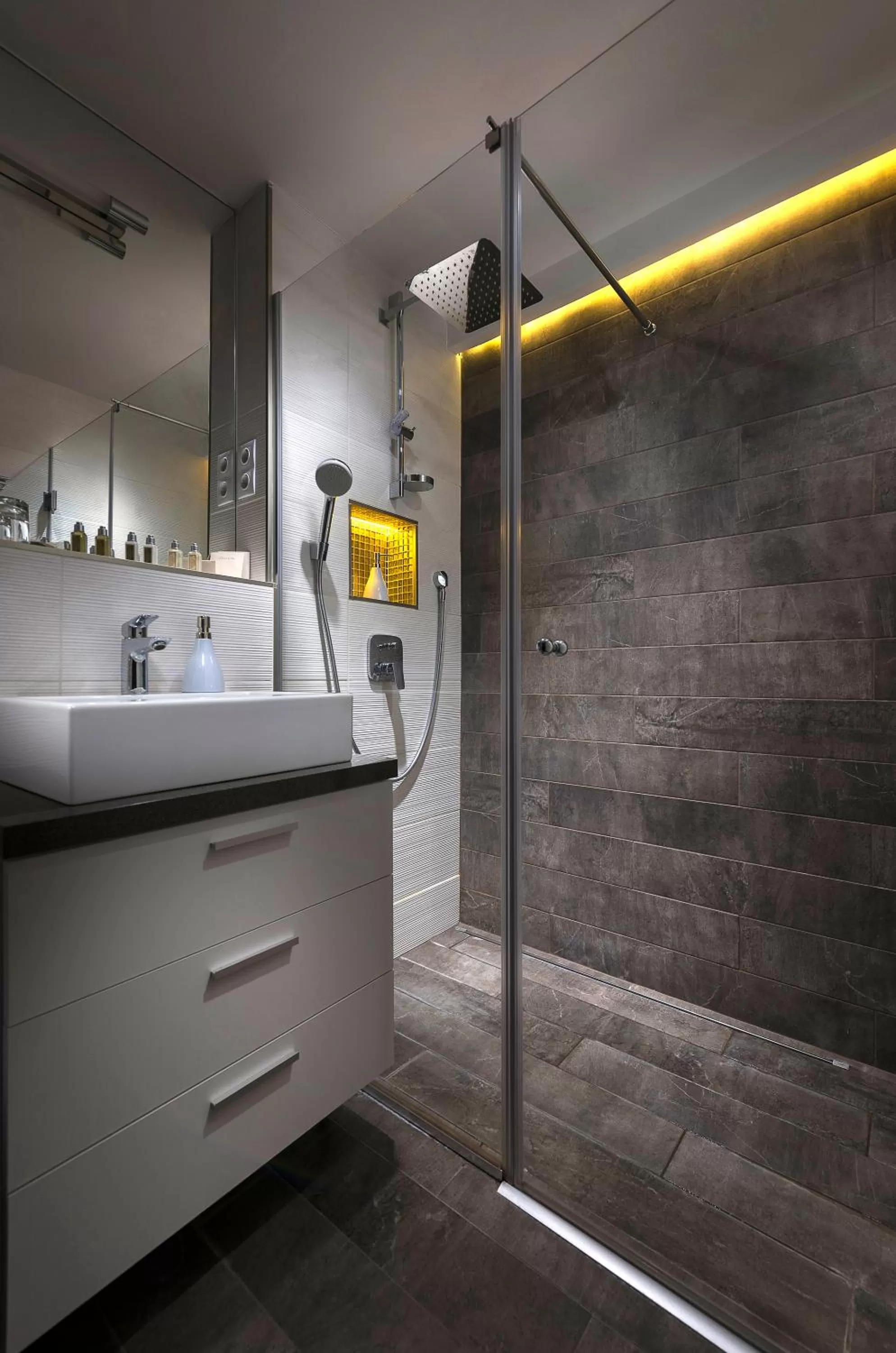 Bathroom in Opera Garden Hotel & Apartments