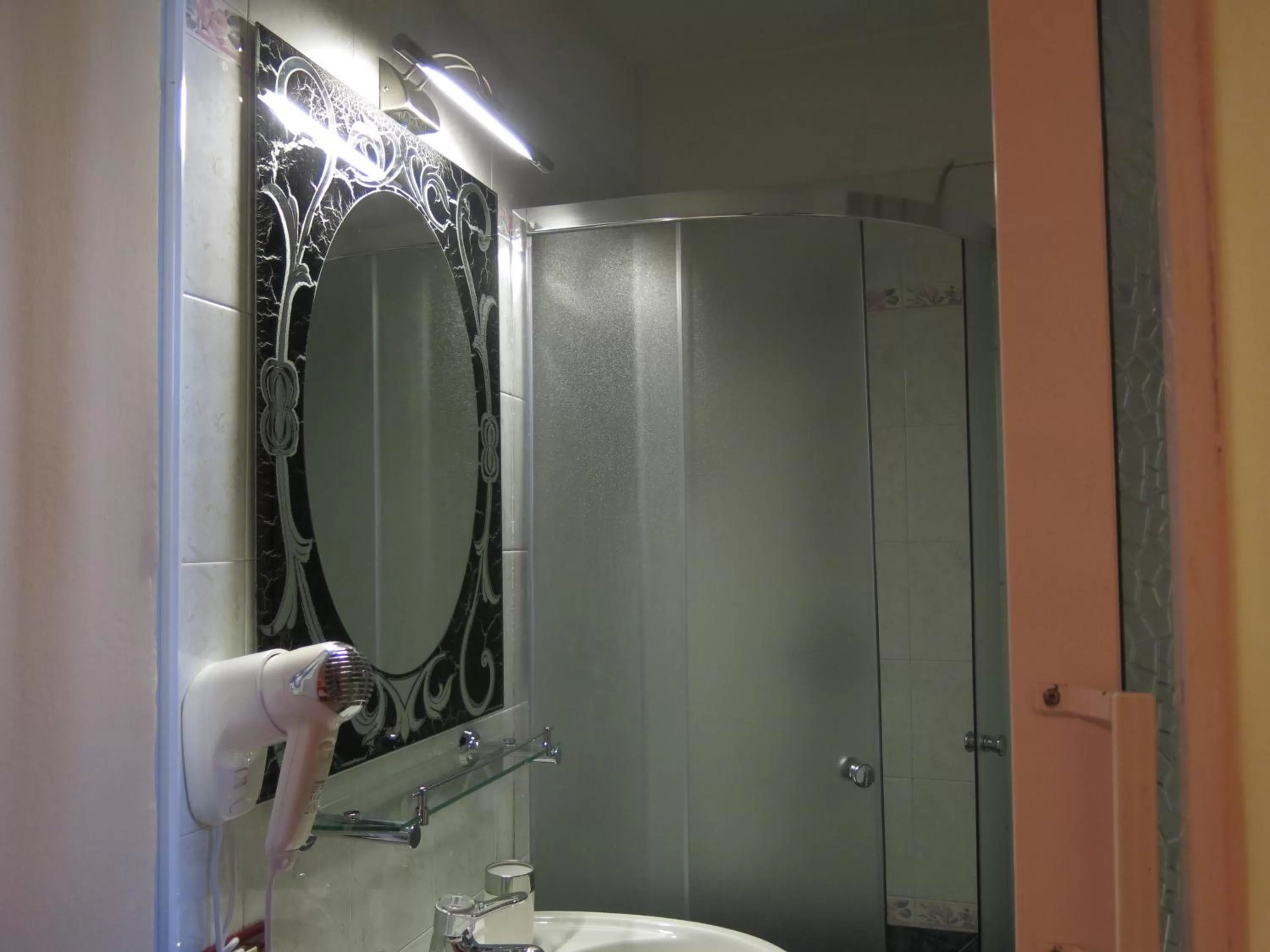 Bathroom in Hotel Lido