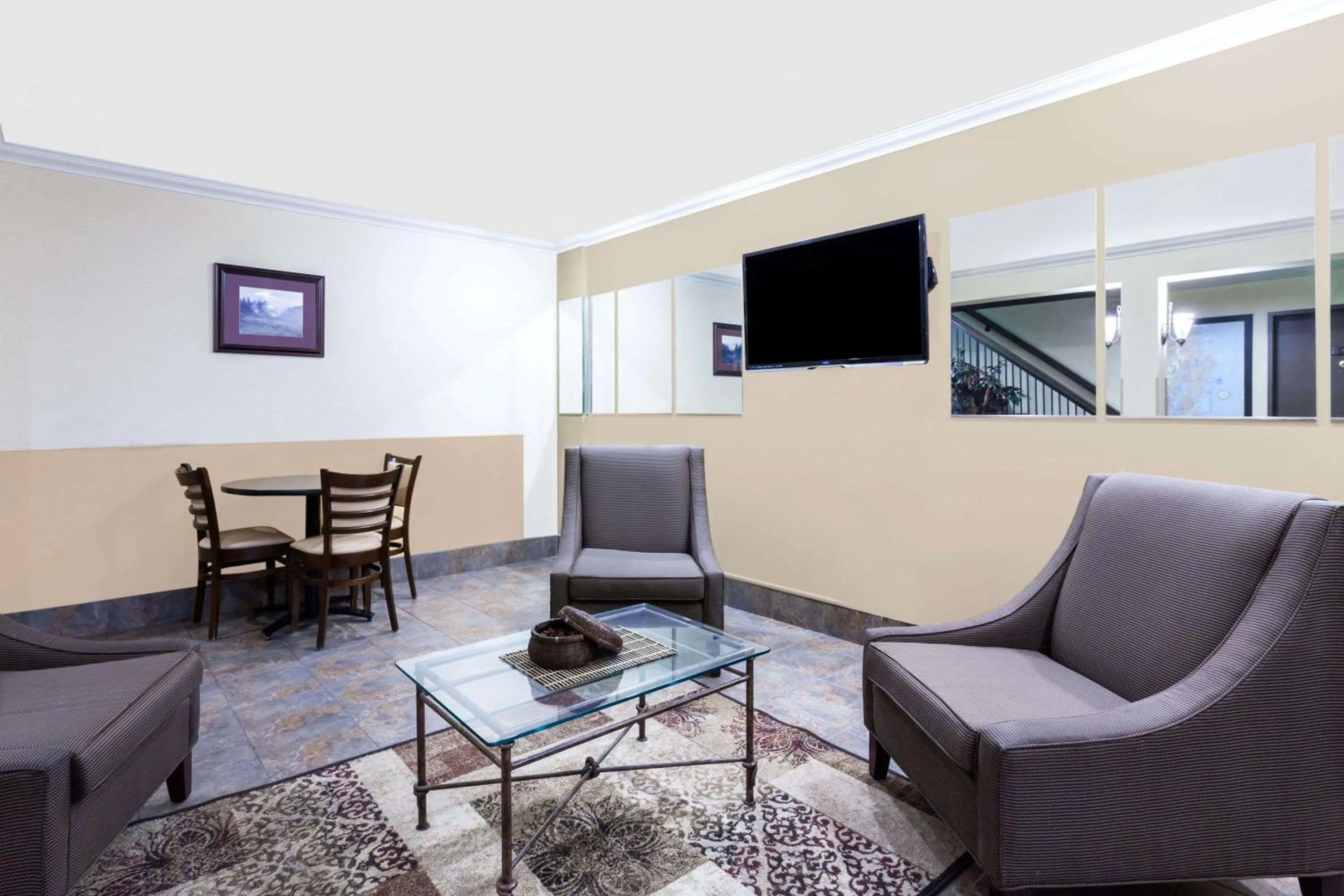 Lobby or reception in Days Inn By Wyndham Bellingham WA