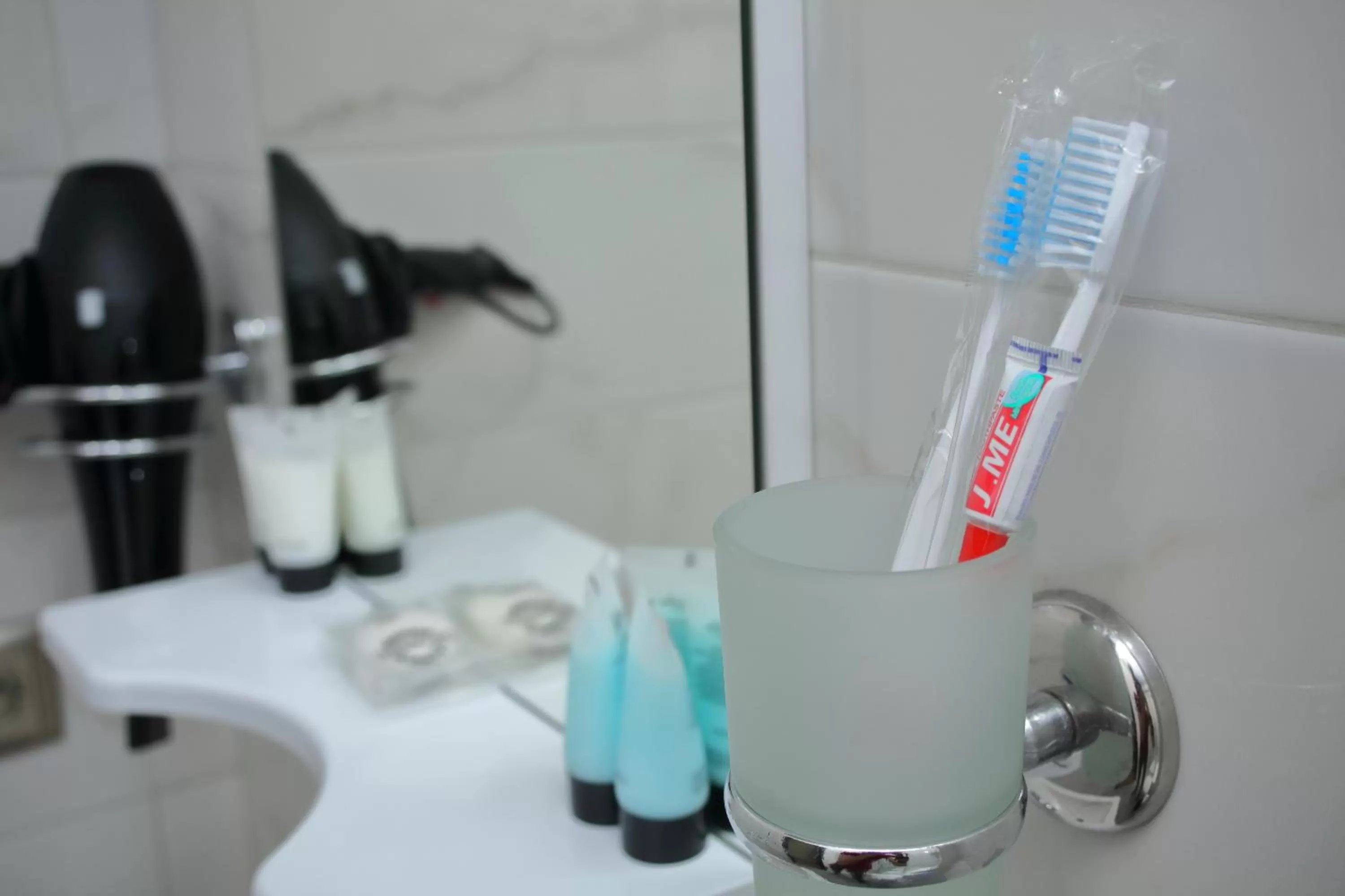 Shower in Golden Hotel