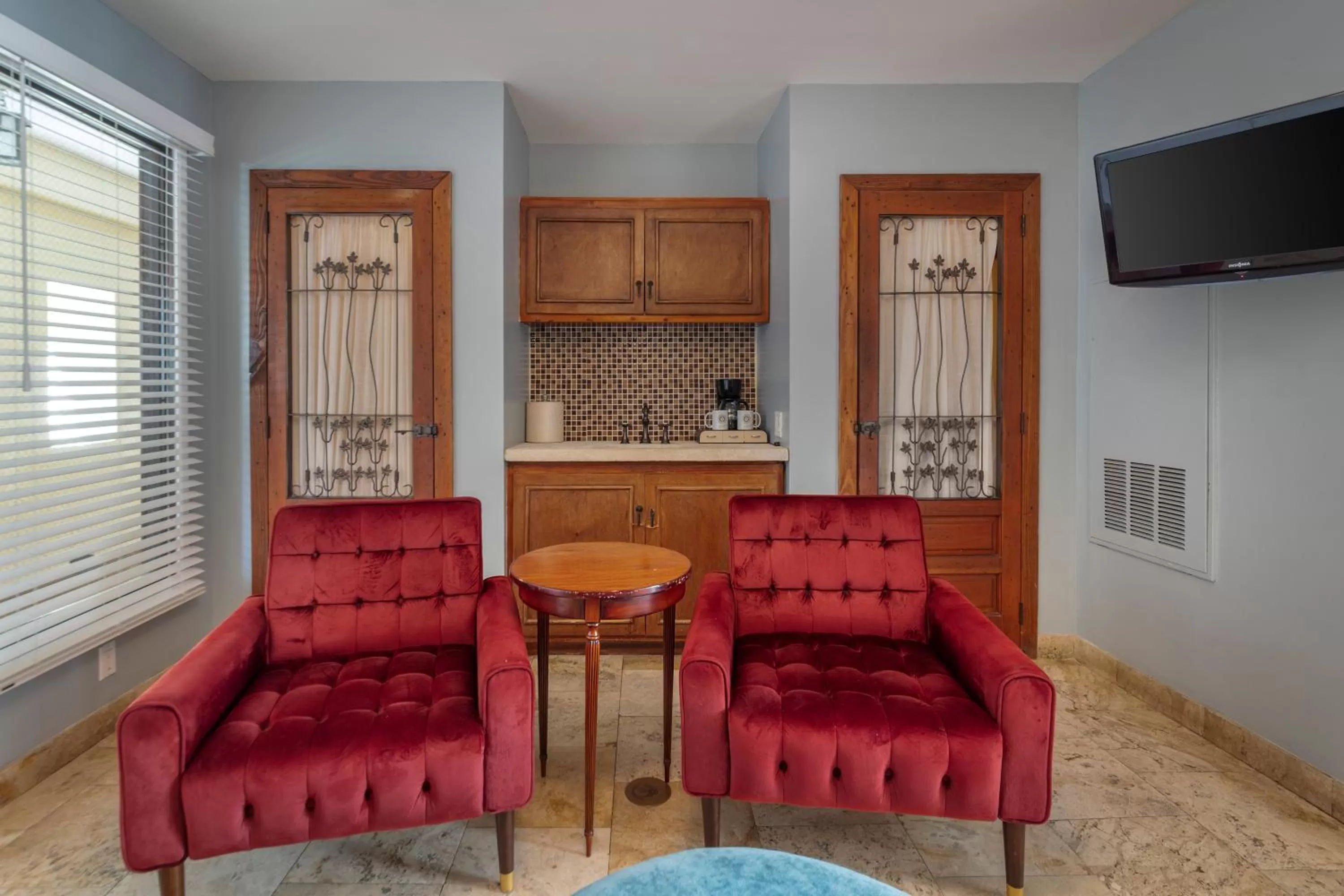 Seating Area in Hotel Impala by LuxUrban