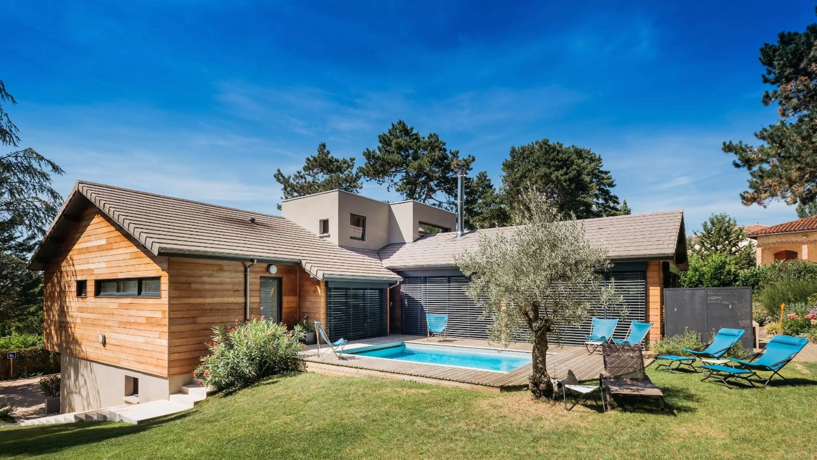 Property building in La Maison de Karen Chocolat