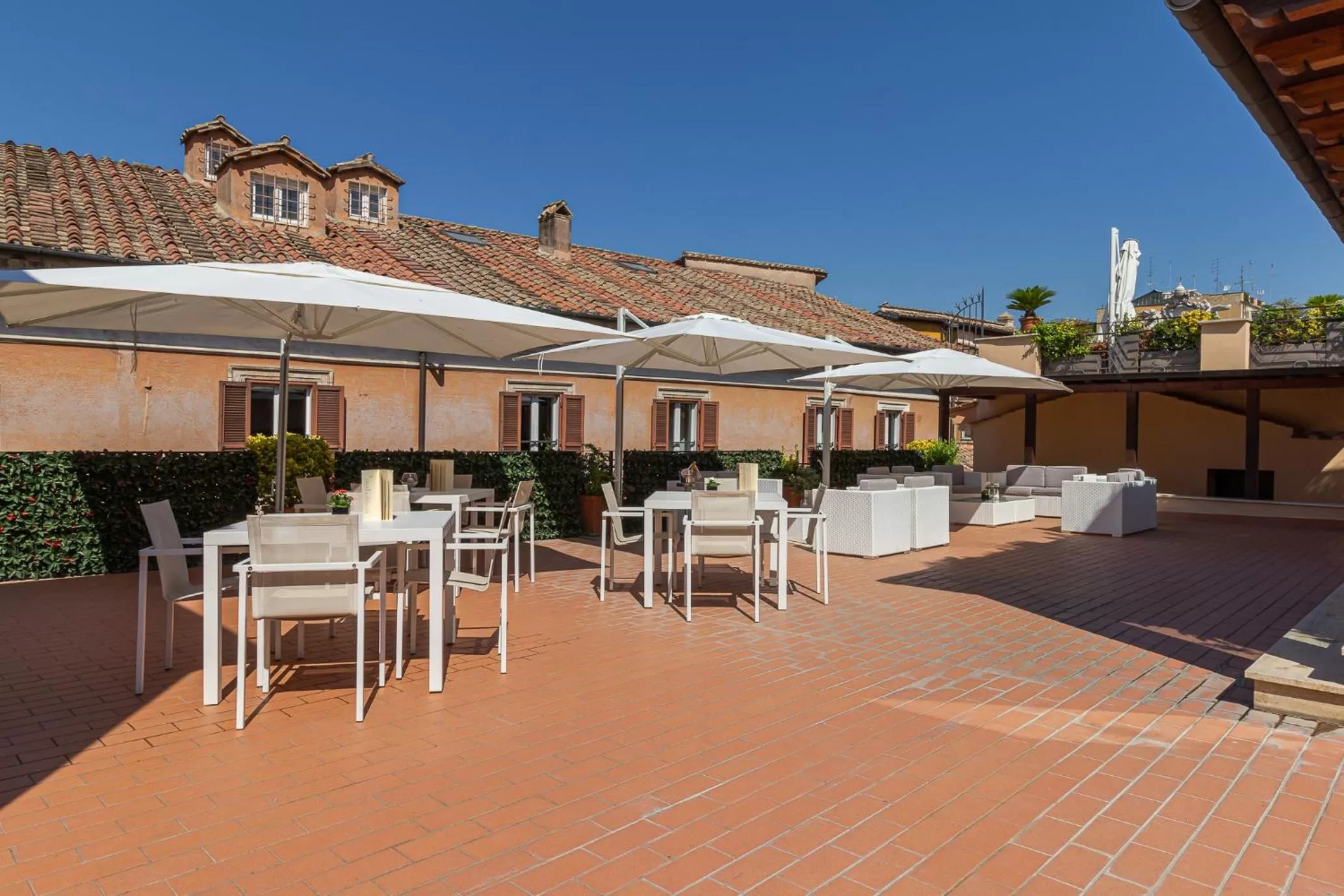Patio in Harry's Bar Trevi Hotel & Restaurant