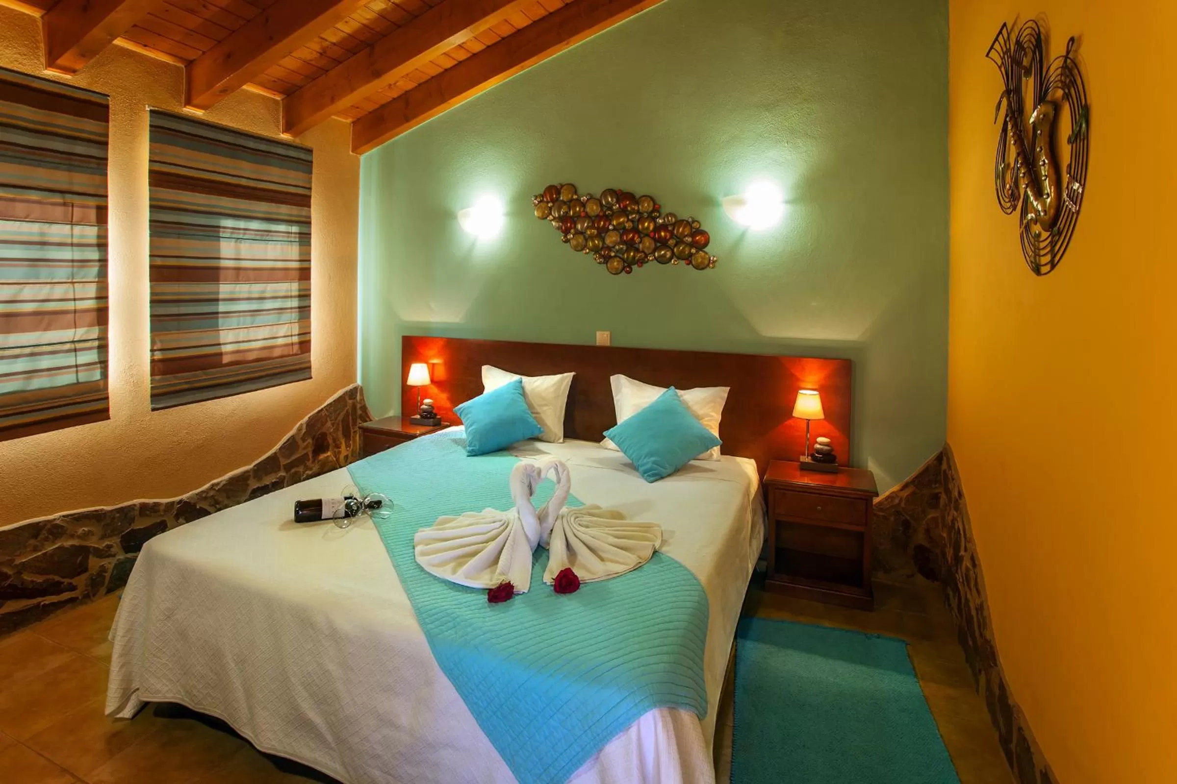 Bedroom, Bed in Montinho De Ouro