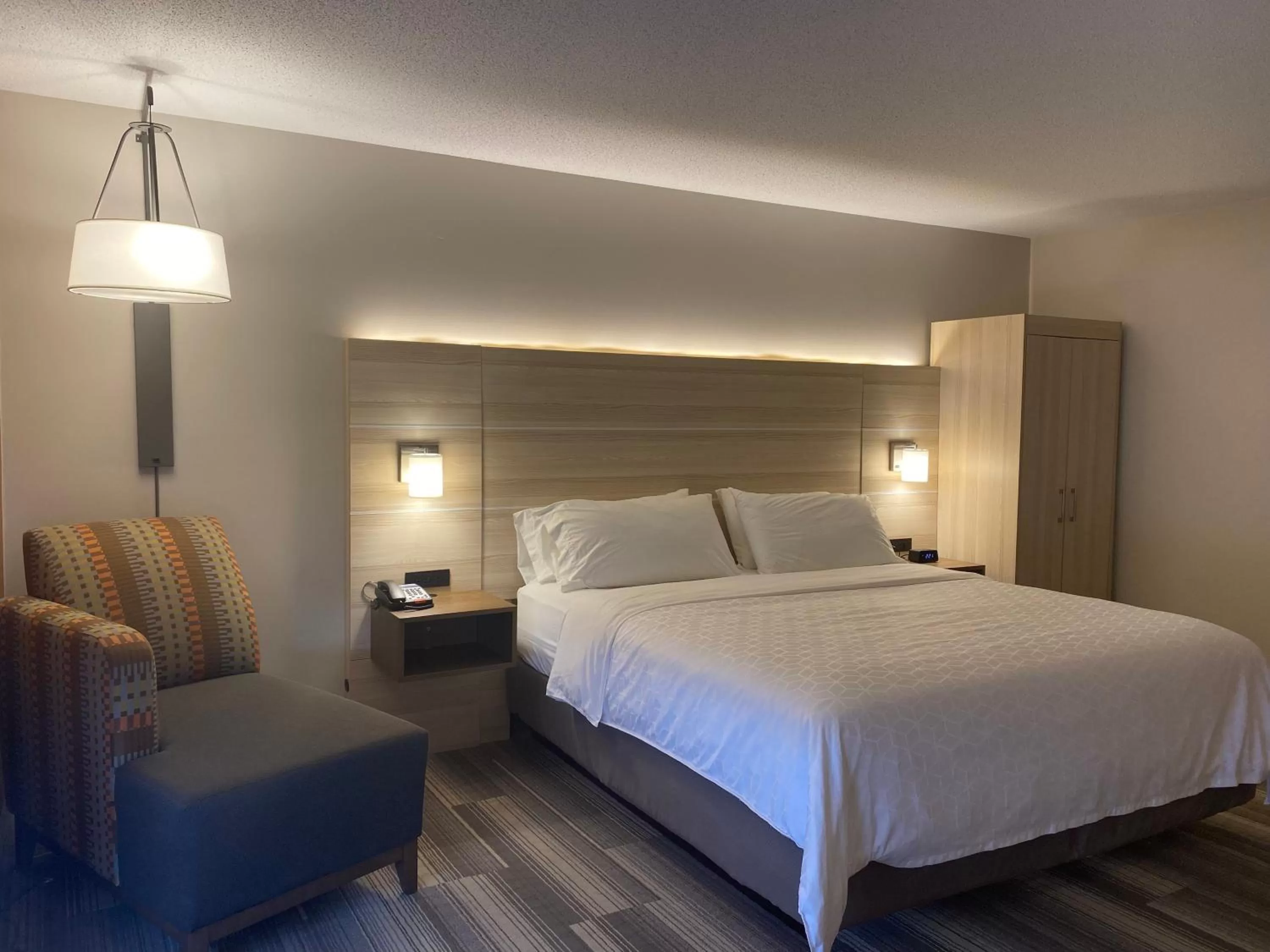 Photo of the whole room, Bed in Holiday Inn Express Hotel & Suites Logansport by IHG