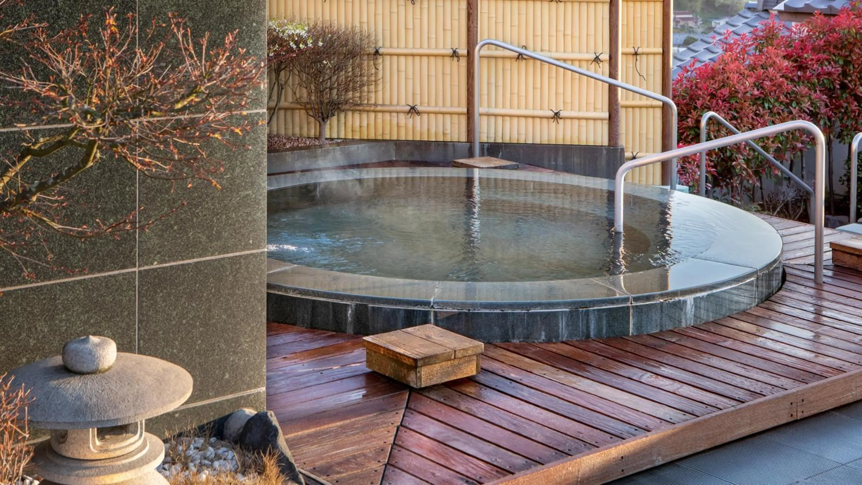 Open Air Bath in New Hakkeien