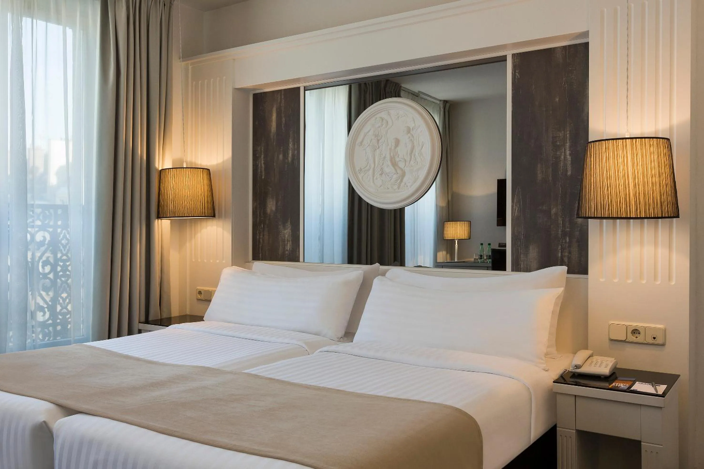 Bed in Hotel Paris Opera Affiliated by Meliá