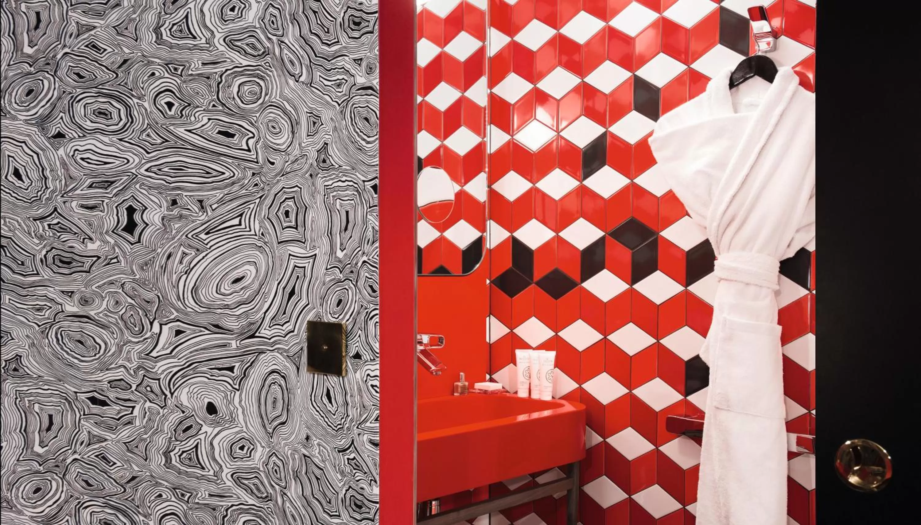 Bathroom in Idol Hotel