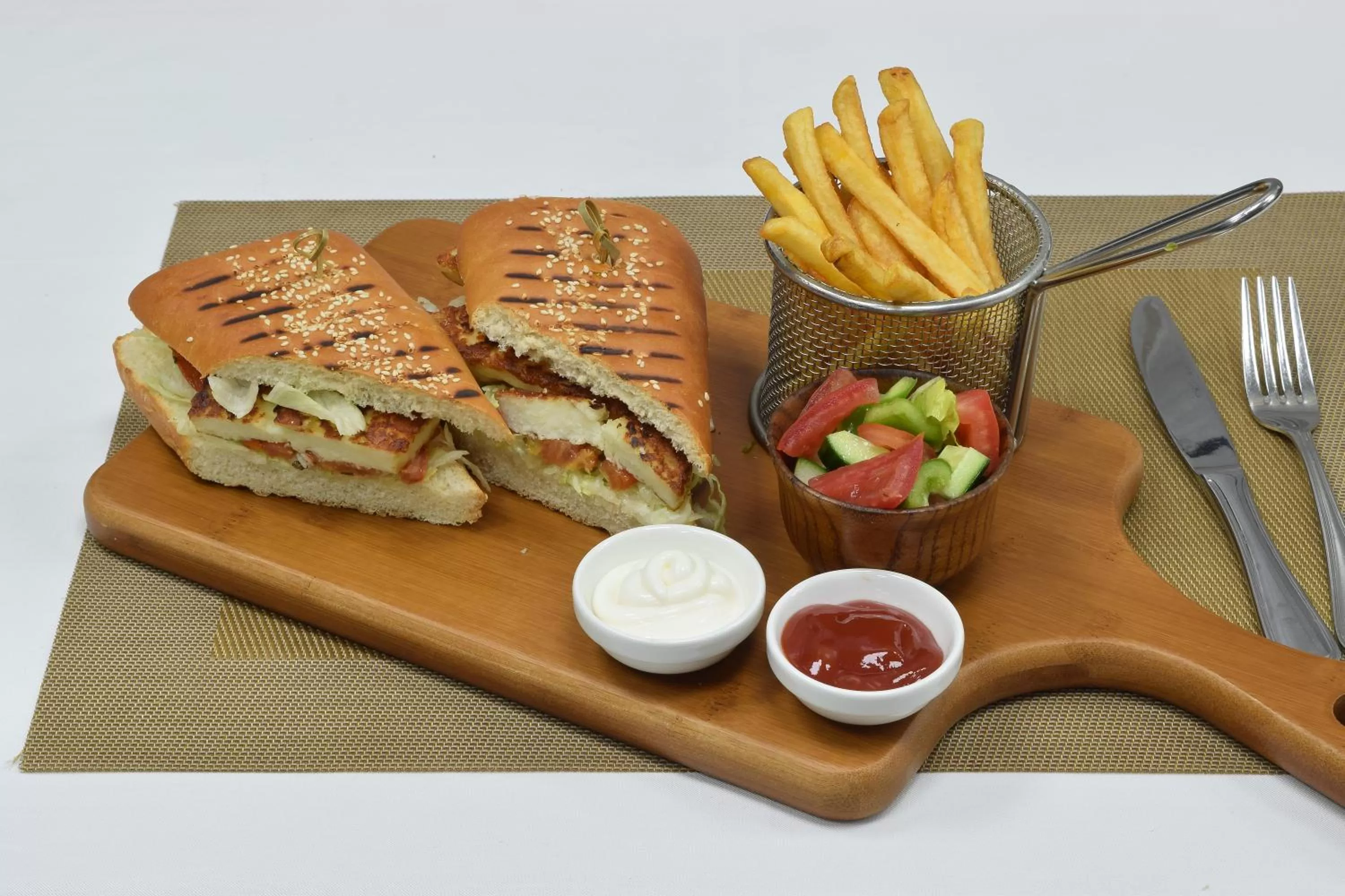 Restaurant/places to eat in Best Western Plus Fursan