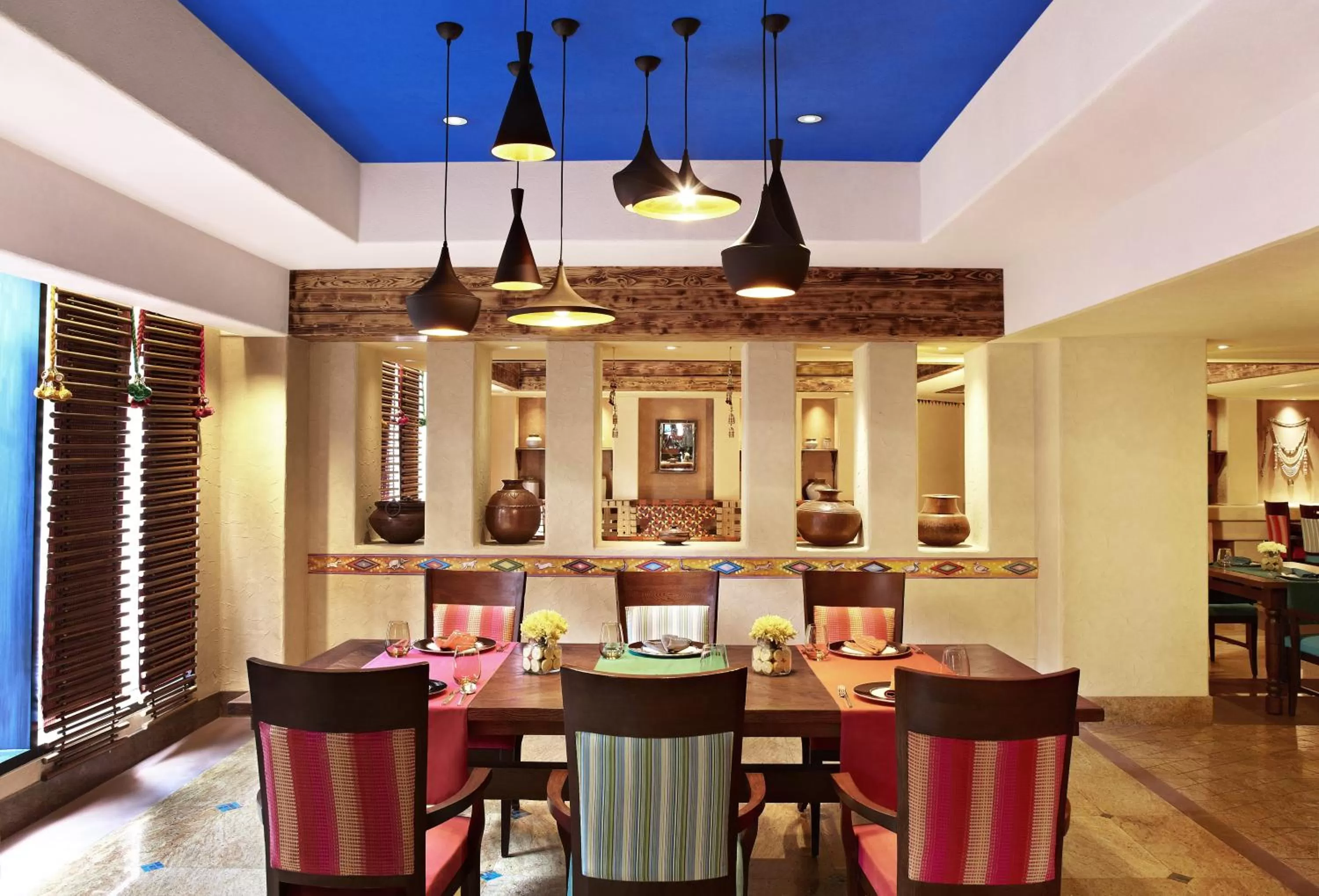 Restaurant/places to eat in Taj Surajkund Resort & Spa, Delhi NCR
