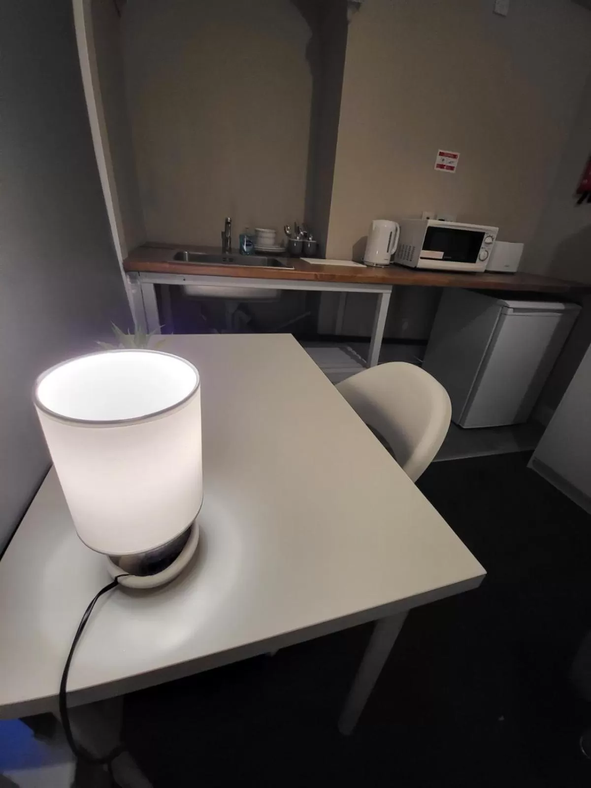 hair dresser, Bathroom in MM Sure Stay Accommodation - NG1