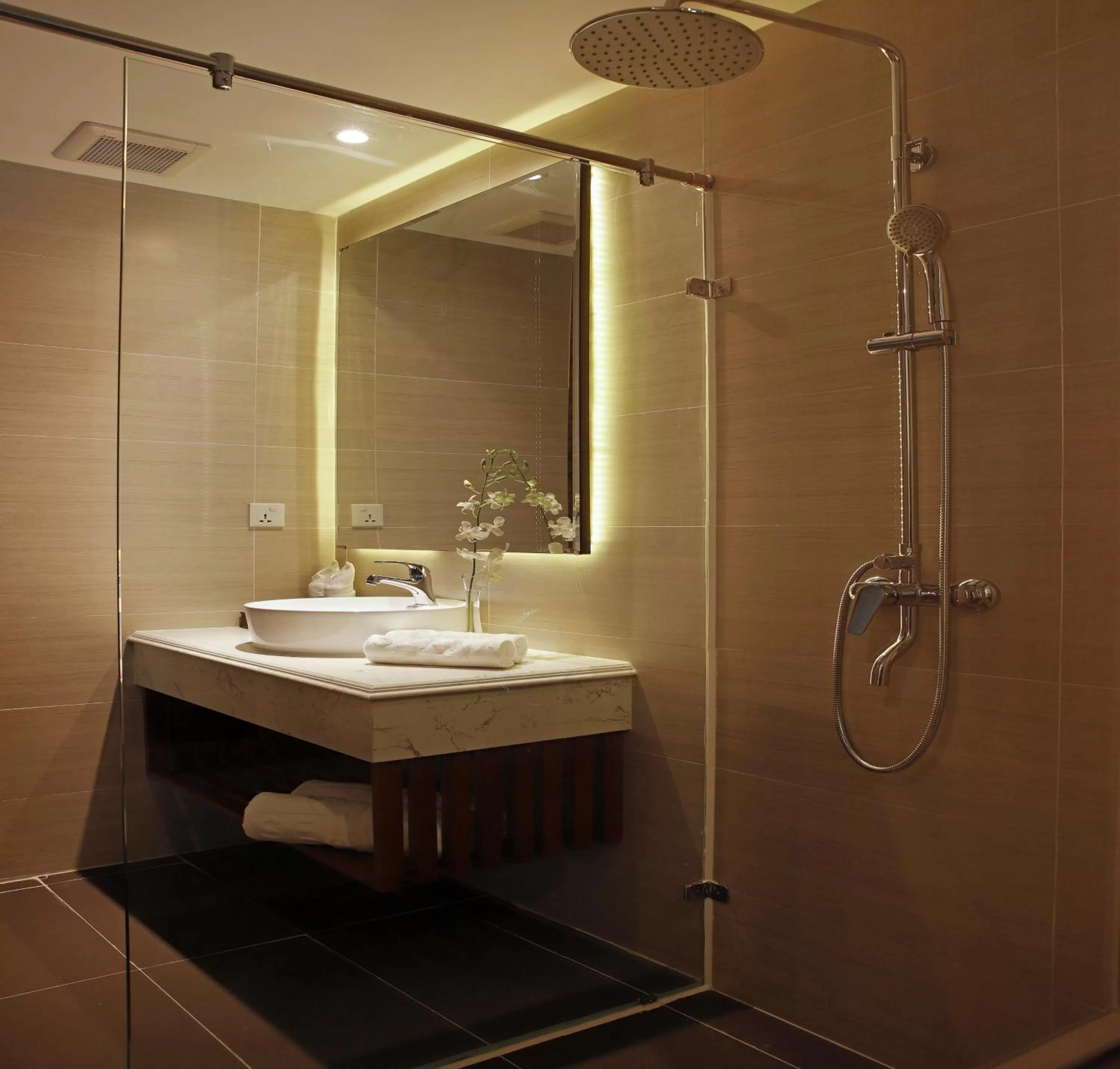 Bathroom in Seana Hotel