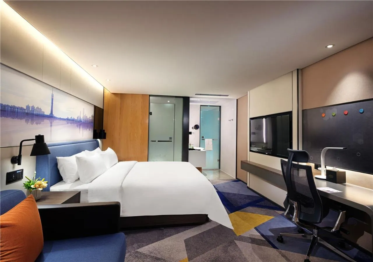 Bed in Hampton by Hilton Guangzhou Tianhe Sports Center