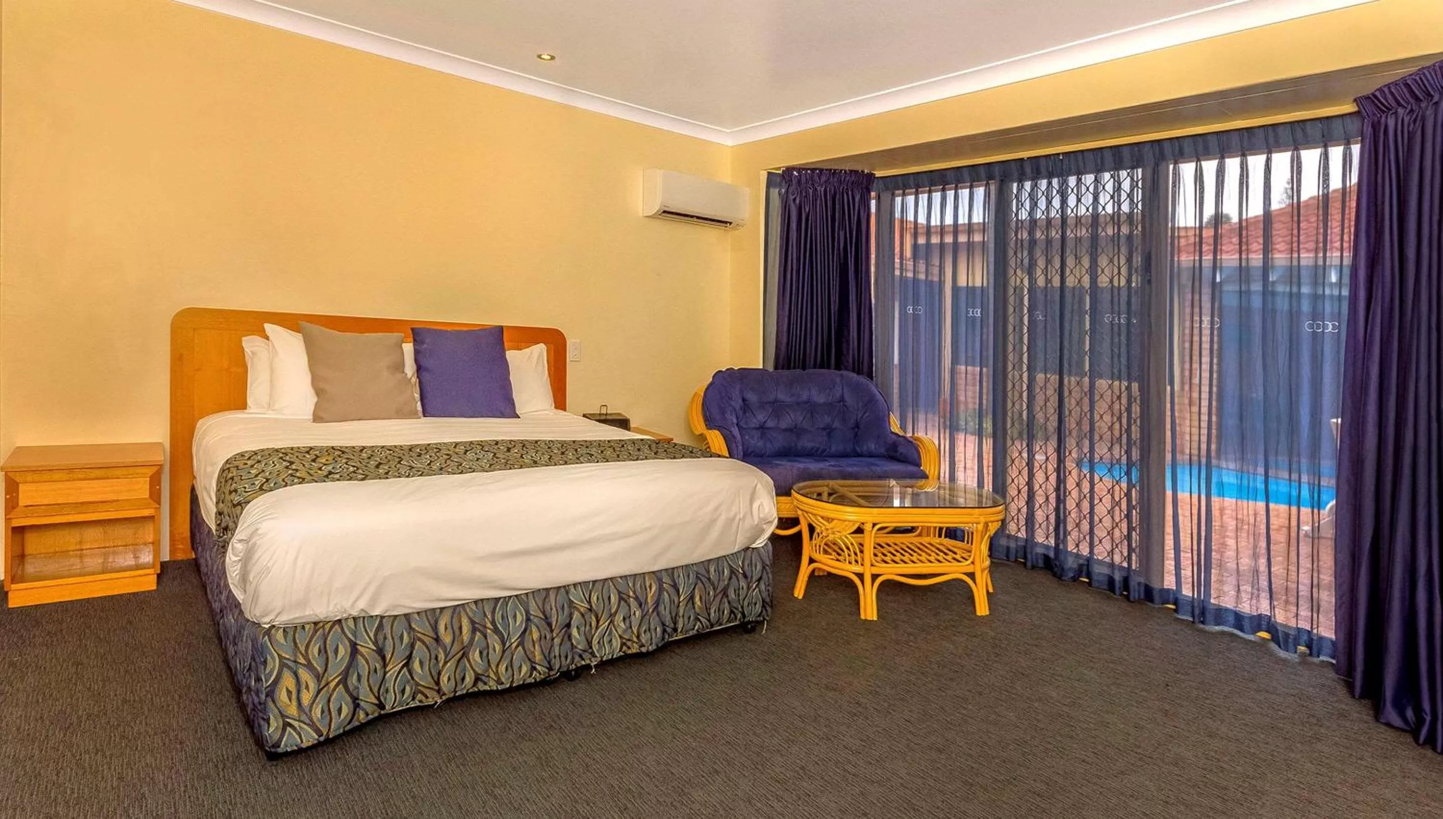 Photo of the whole room, Bed in Comfort Inn Bay of Isles