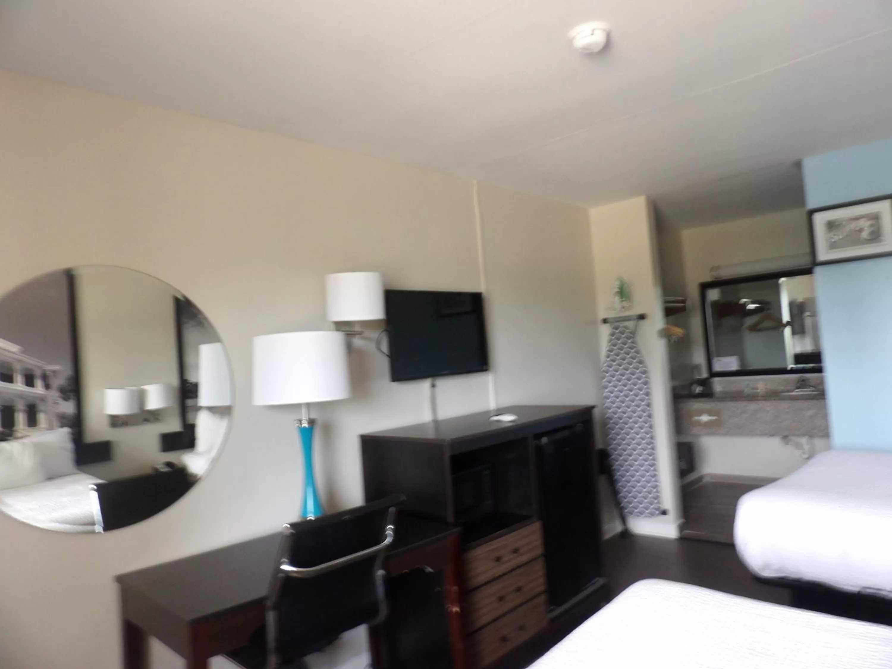 Bed in Super 8 by Wyndham Ocean Springs Biloxi