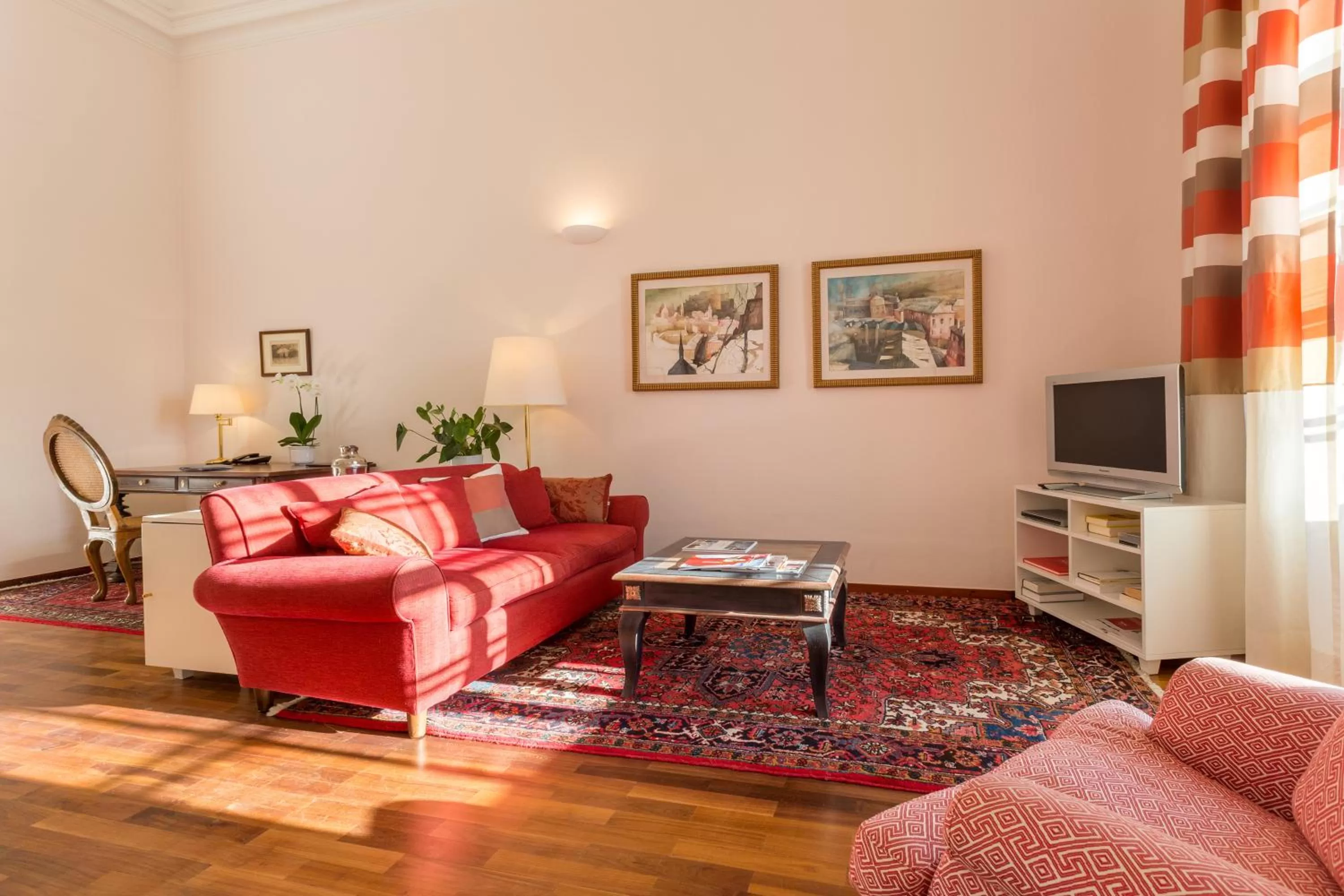 Photo of the whole room in Hotel Schloss Leopoldskron