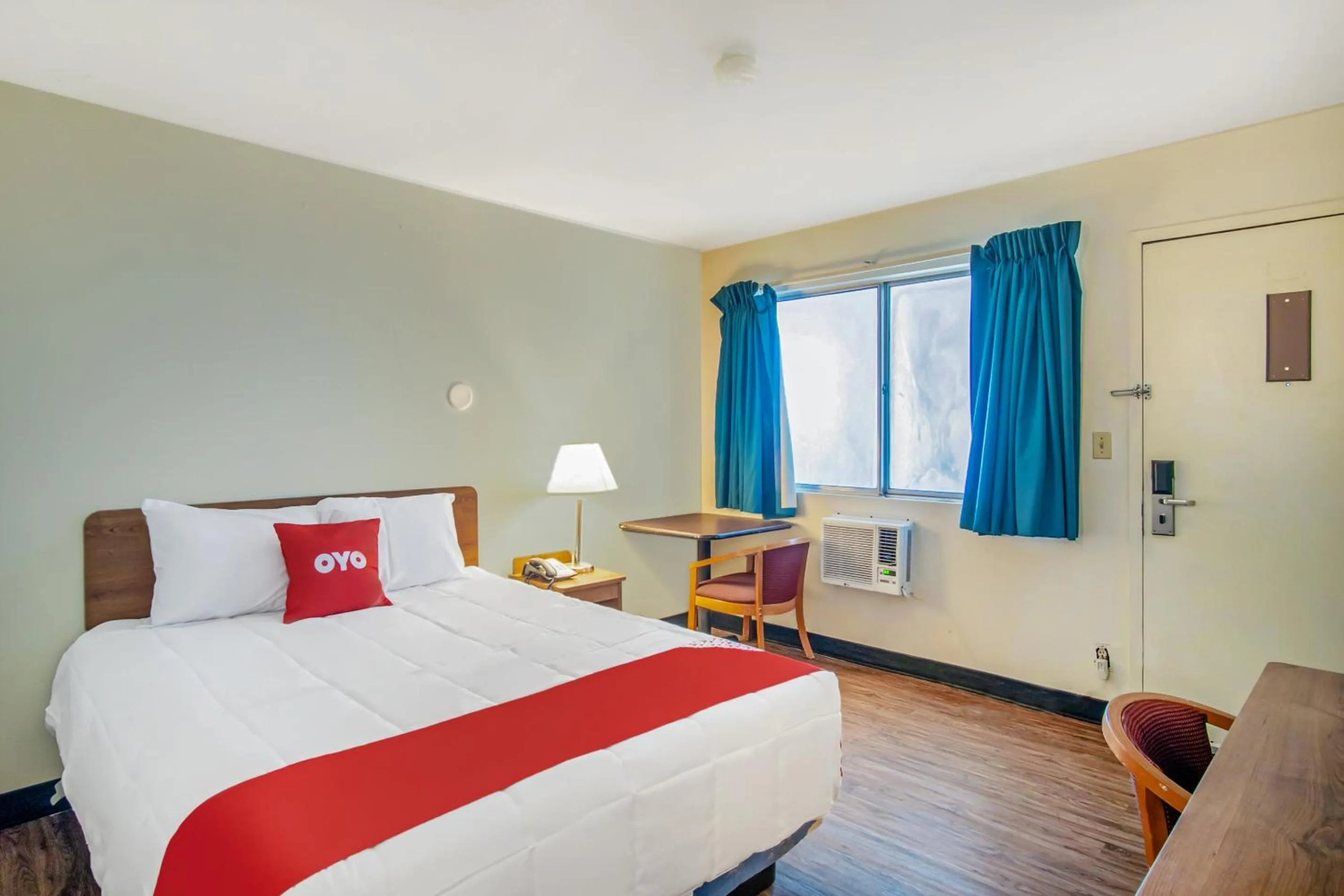 Bedroom, Bed in OYO Hotel Oklahoma City Northeast