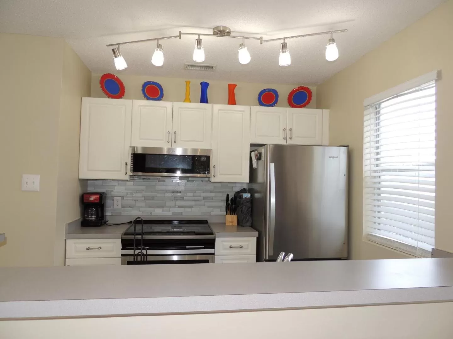 Kitchen or kitchenette, Kitchen/Kitchenette in Beach Vacation Condos South