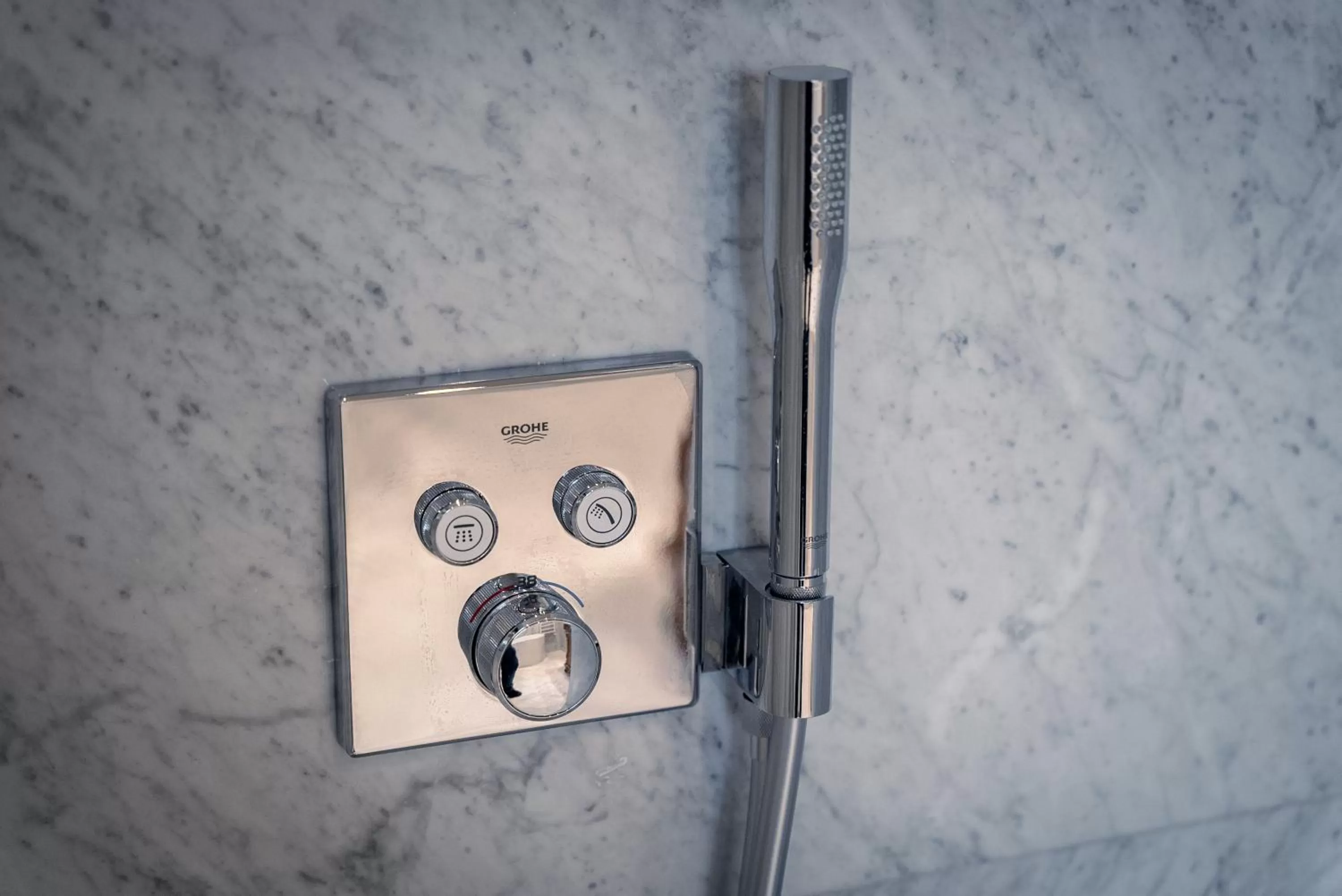 Shower in Bey House Royal Hotel