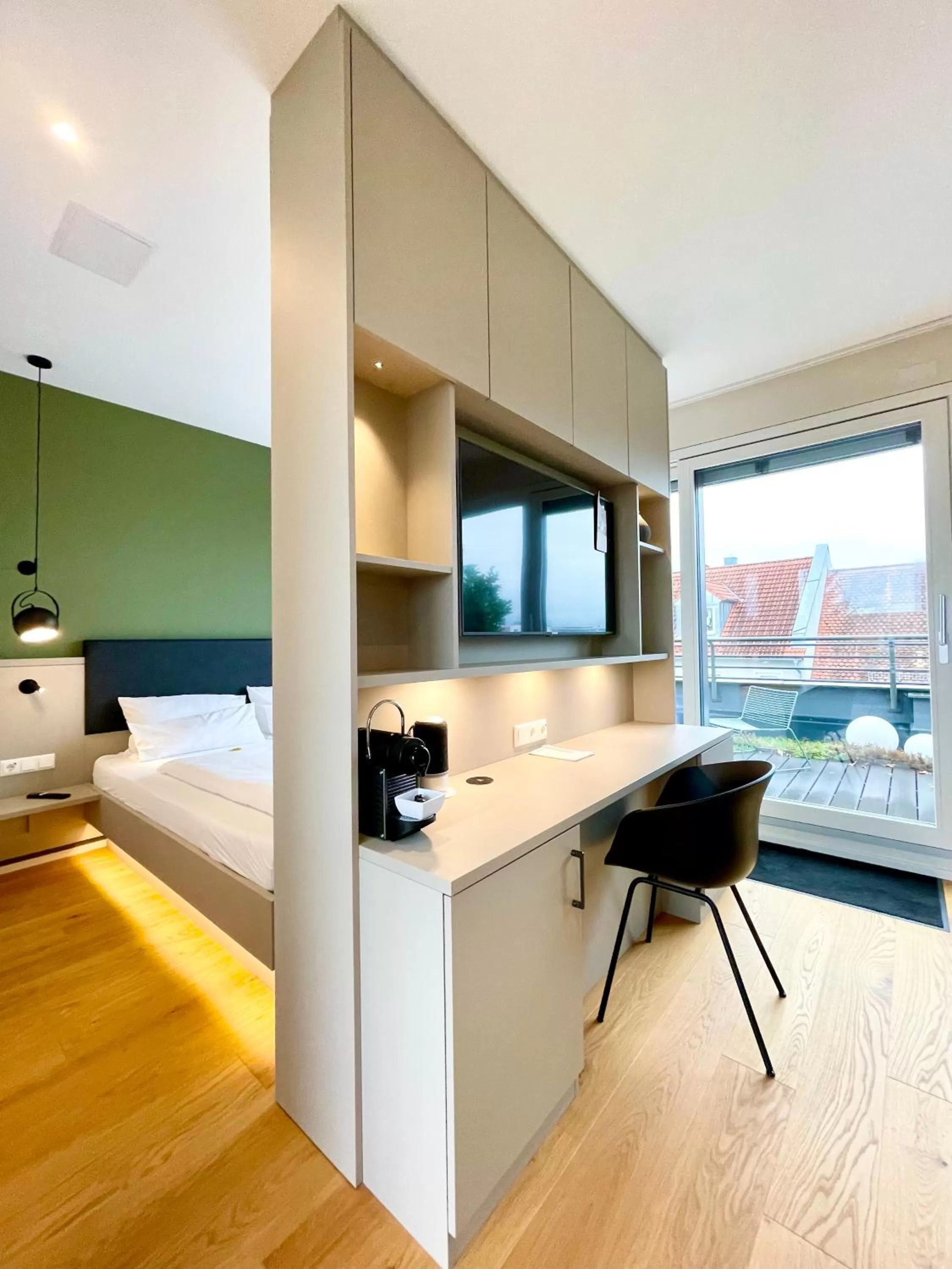 Photo of the whole room, Bed in zeitwohnhaus SUITE-HOTEL & SERVICED APARTMENTS