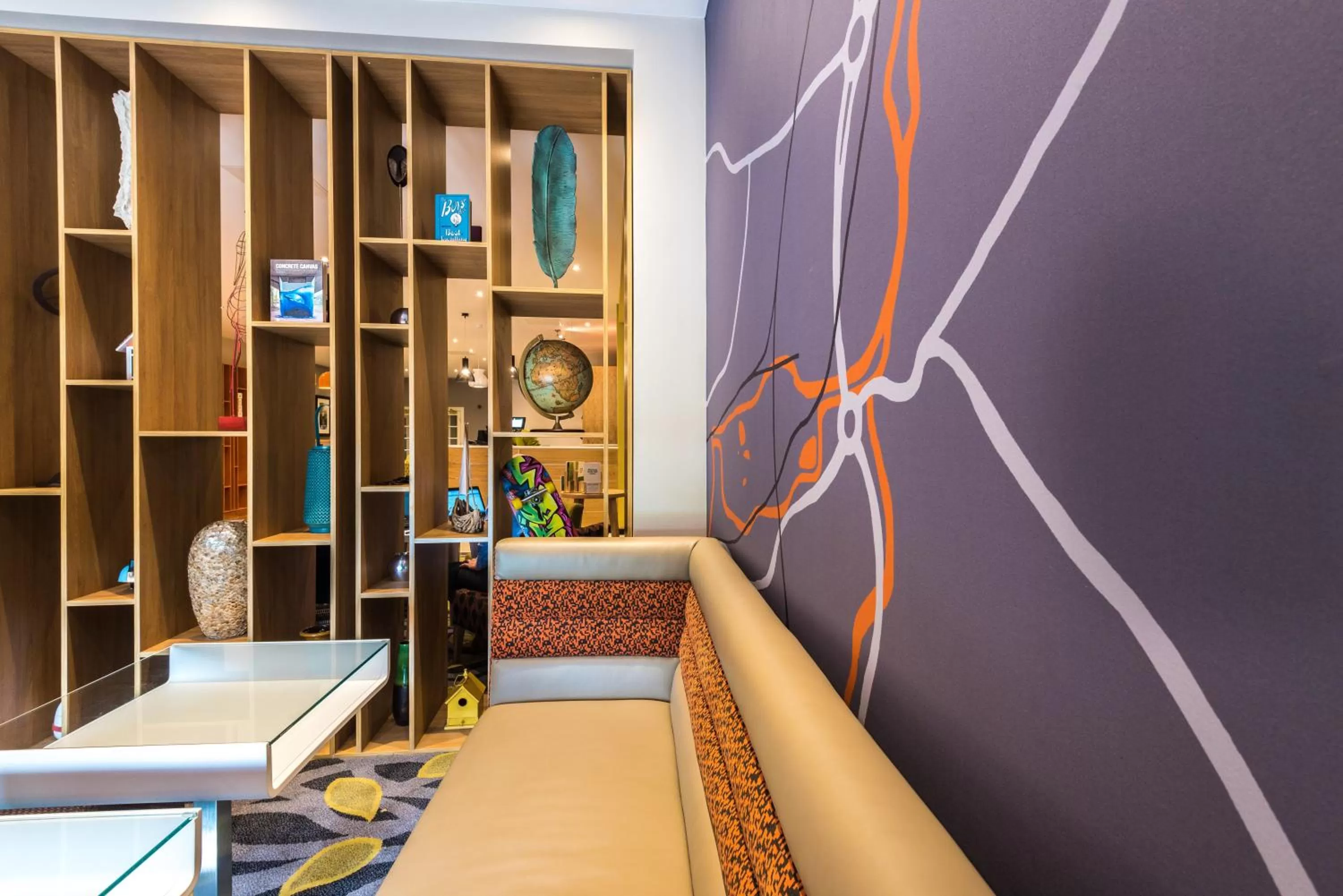 Lounge or bar in Holiday Inn Rotherham-Sheffield M1,Jct.33 by IHG