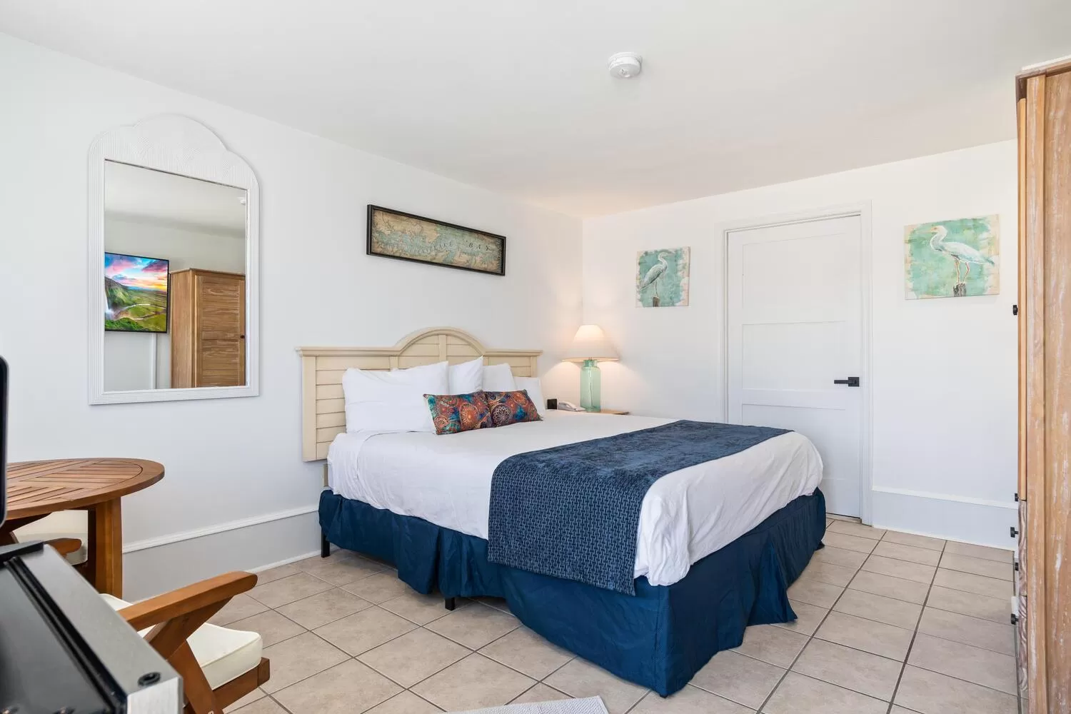 Bedroom in Lowes Wharf Marina Inn