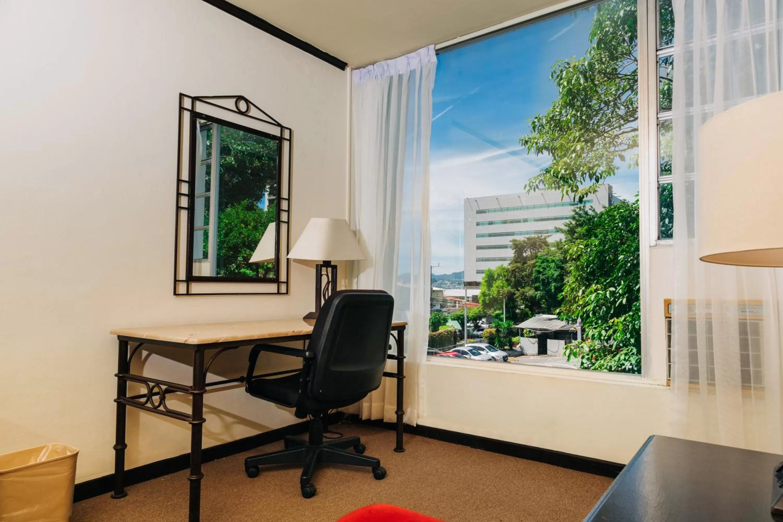 Business facilities in Plaza Hotel and Suites