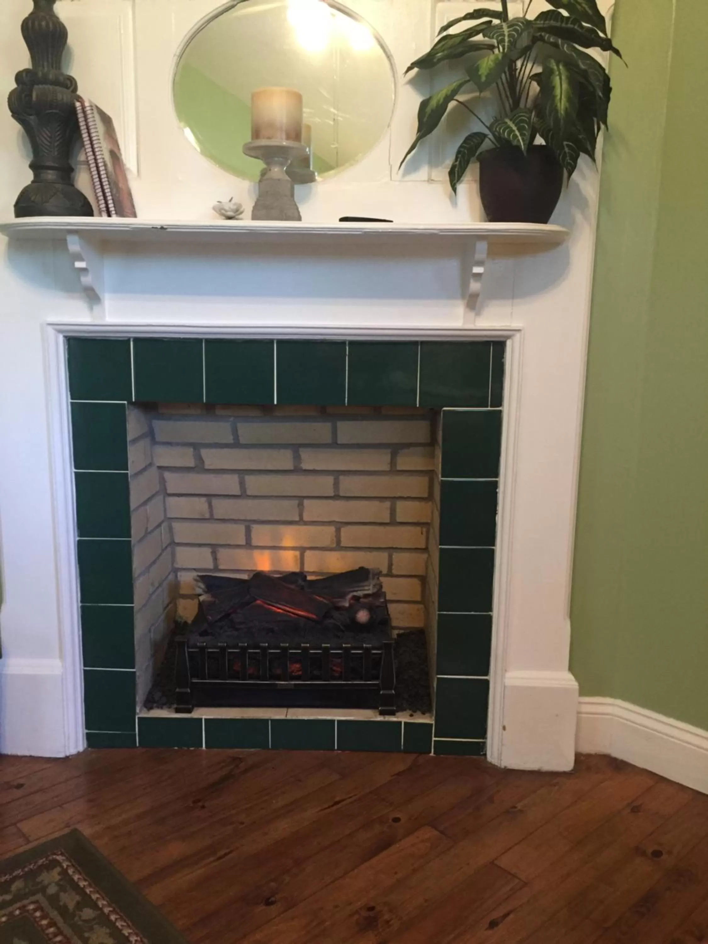 Seating area in White Oak Manor Bed and Breakfast