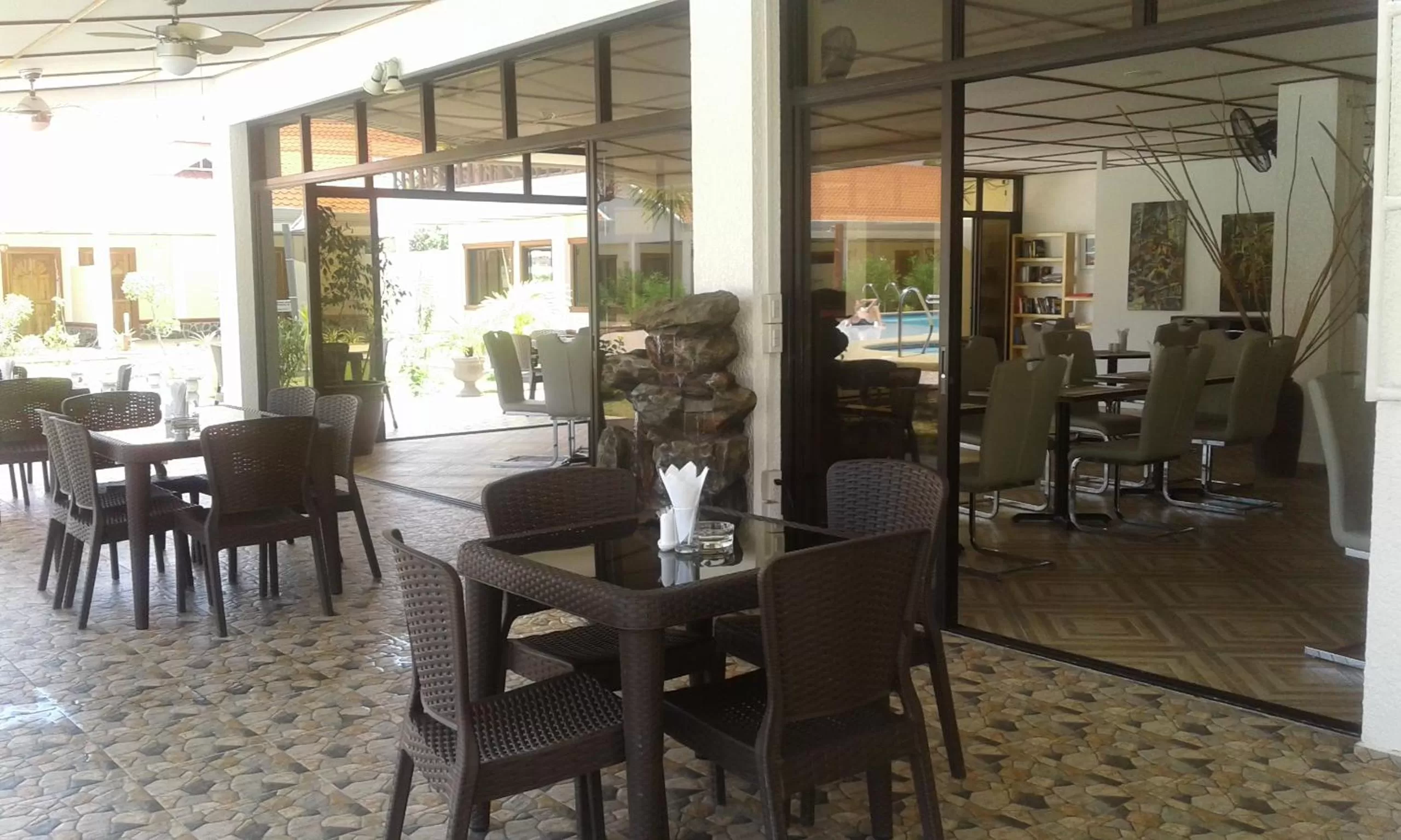 Restaurant/Places to Eat in Jugalis Hotel and Restaurant
