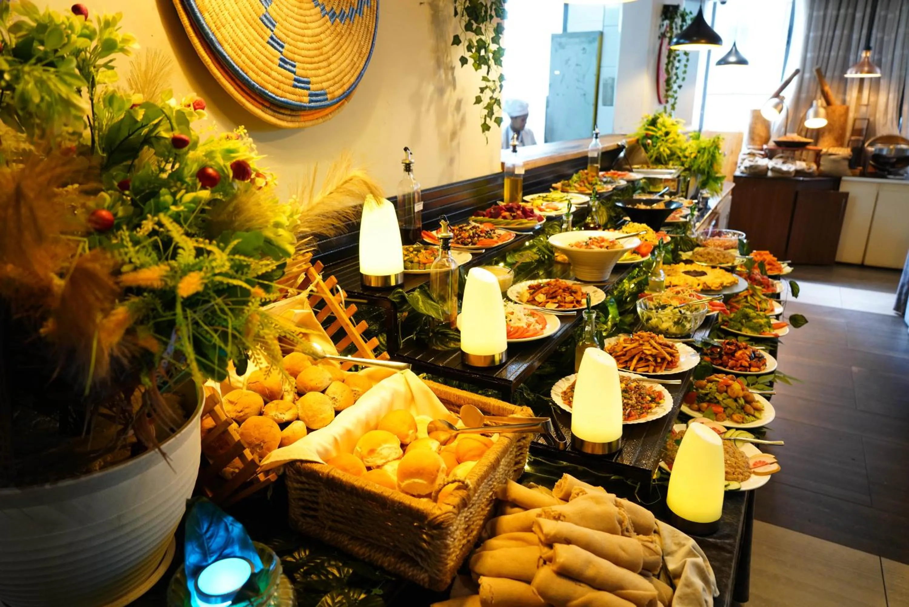 Restaurant/places to eat in Mado Hotel