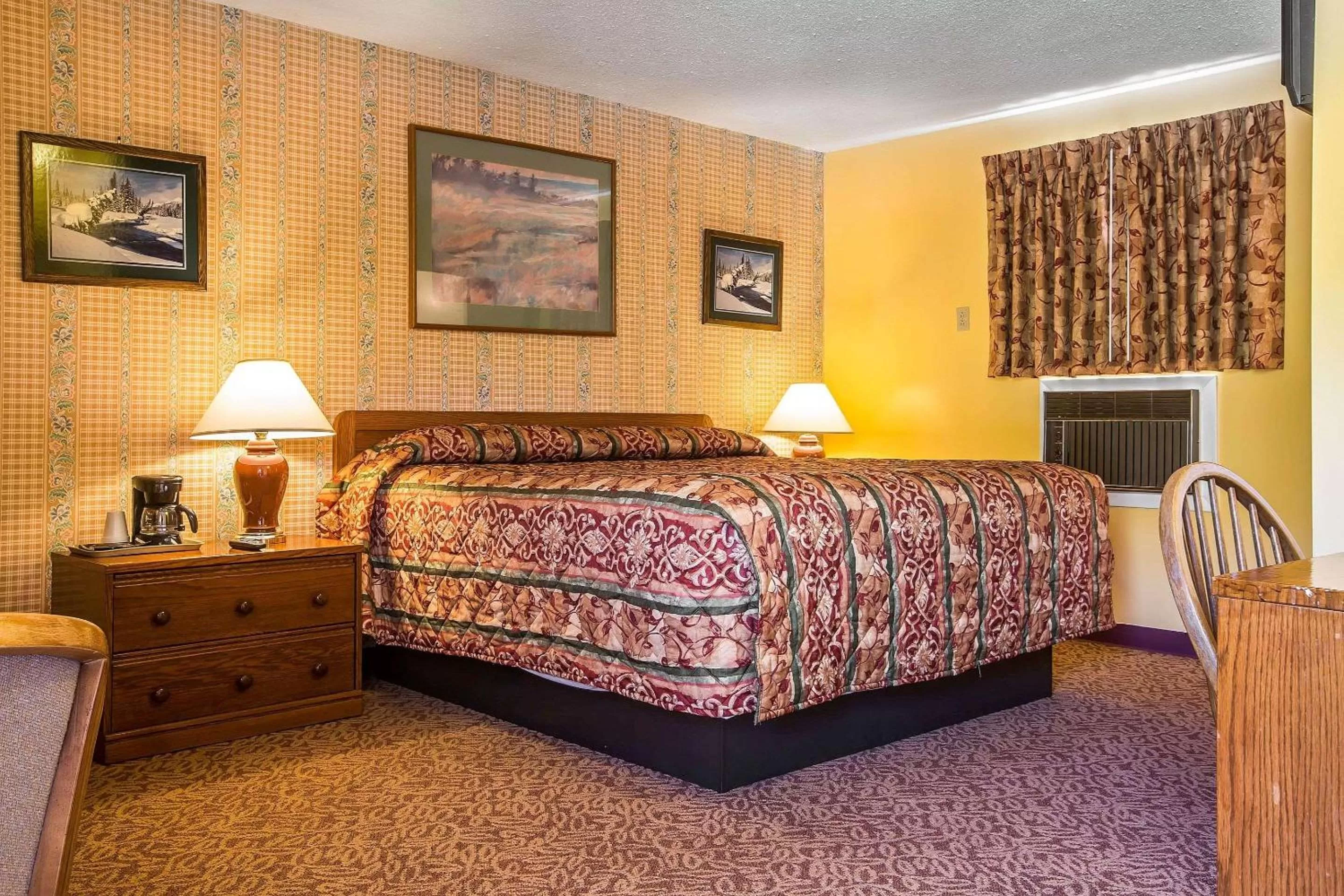 Photo of the whole room, Bed in Rodeway Inn Lincoln I-93