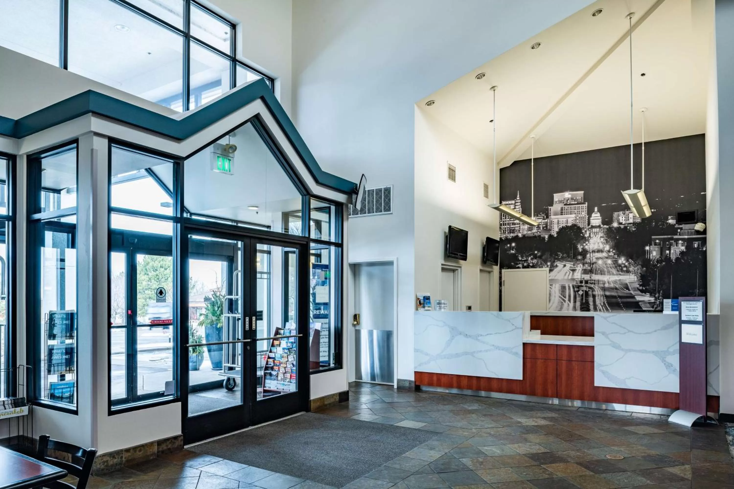 Lobby or reception in Best Western Vista Inn at the Airport