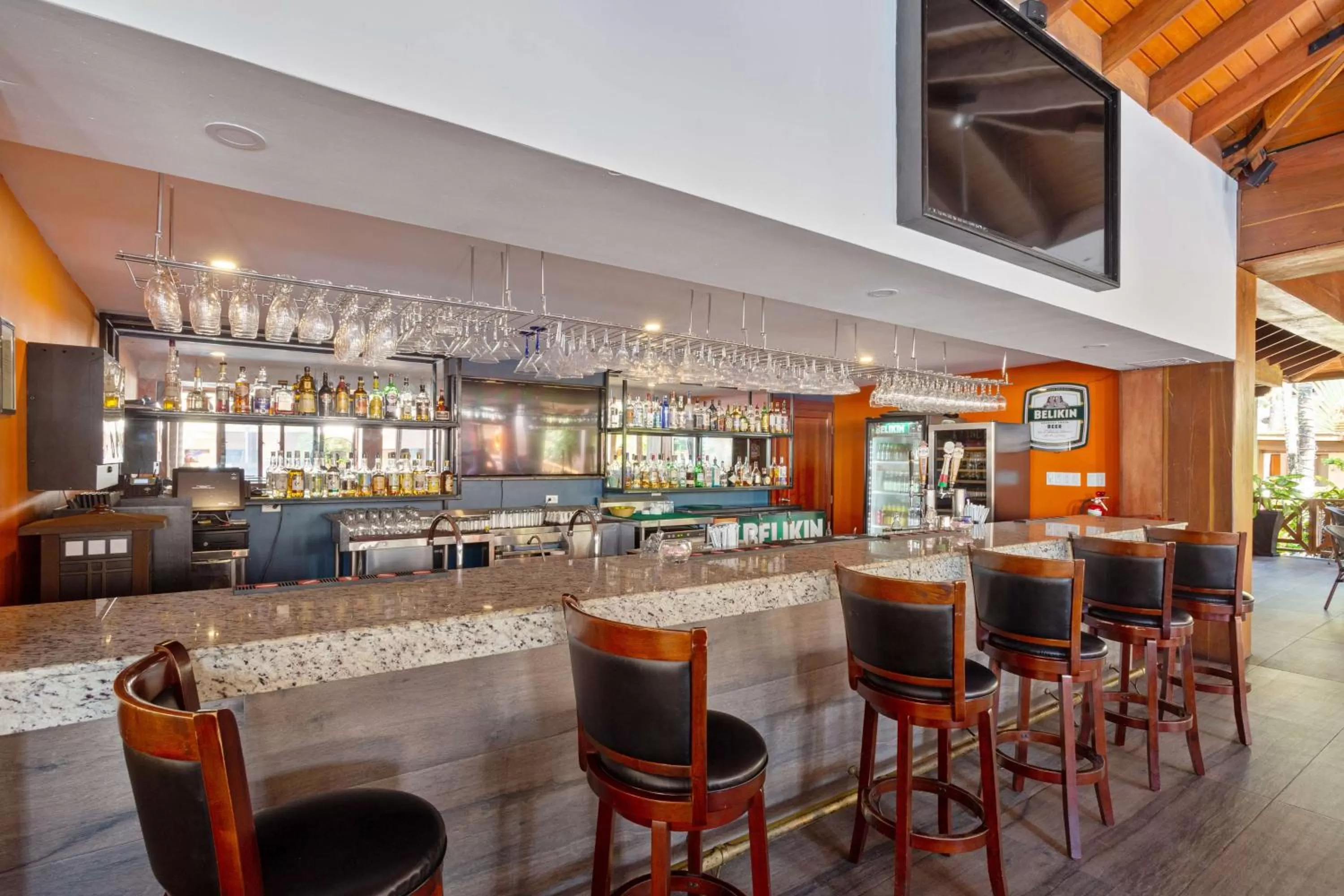 Lounge or bar in Best Western Plus Belize Biltmore Plaza