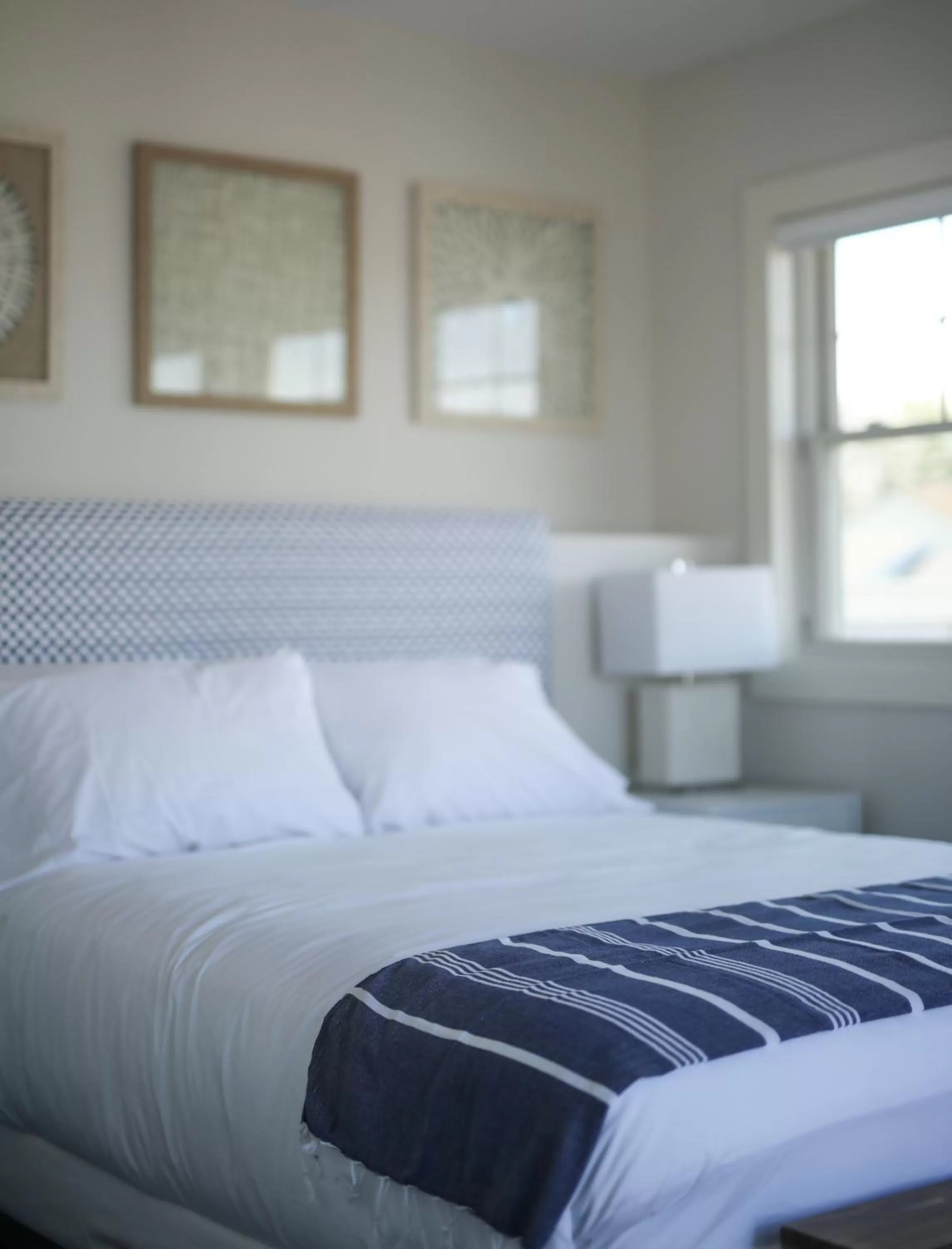 Bed in The Sea Breeze Inn