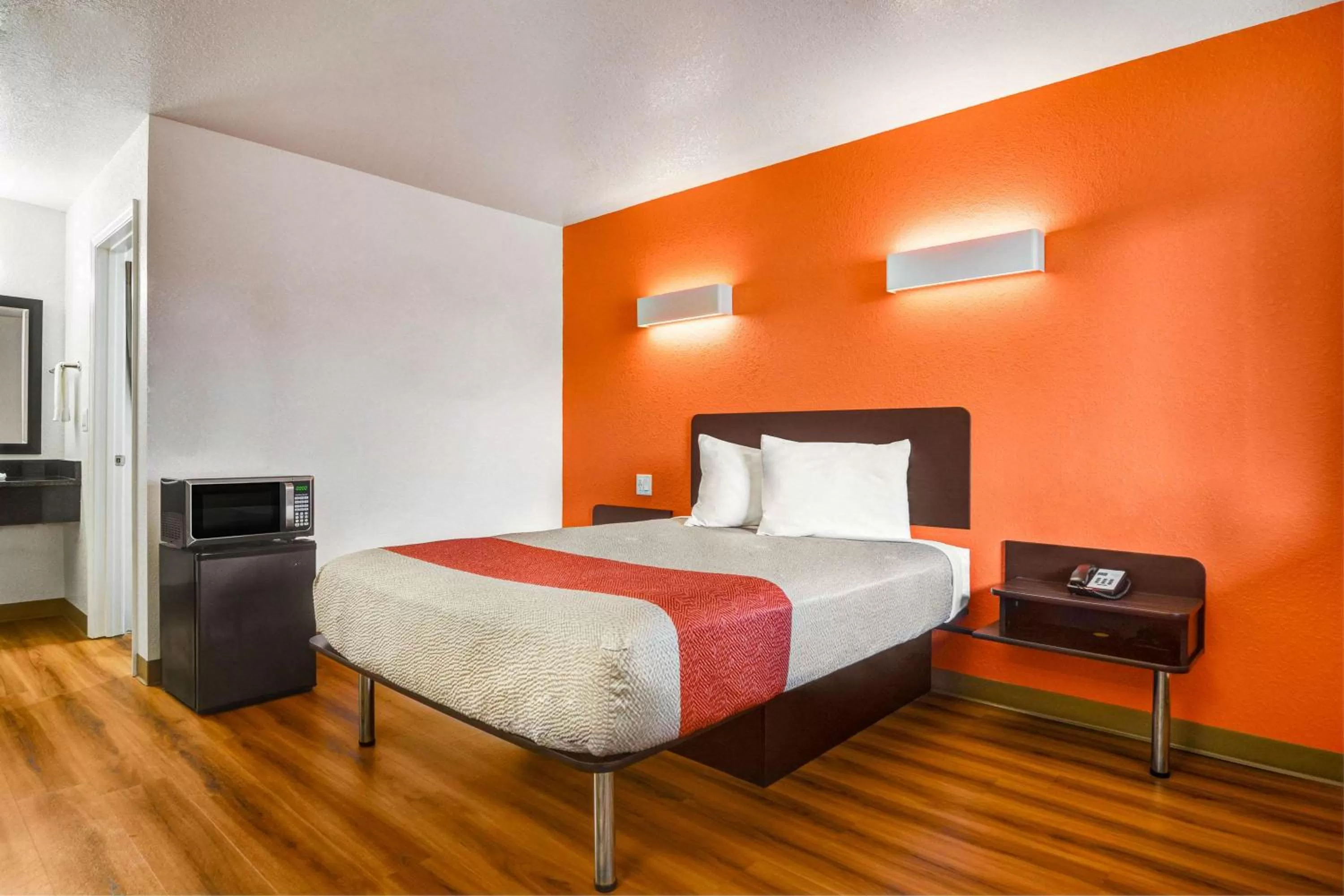 Photo of the whole room, Bed in Motel 6-Moultrie, GA