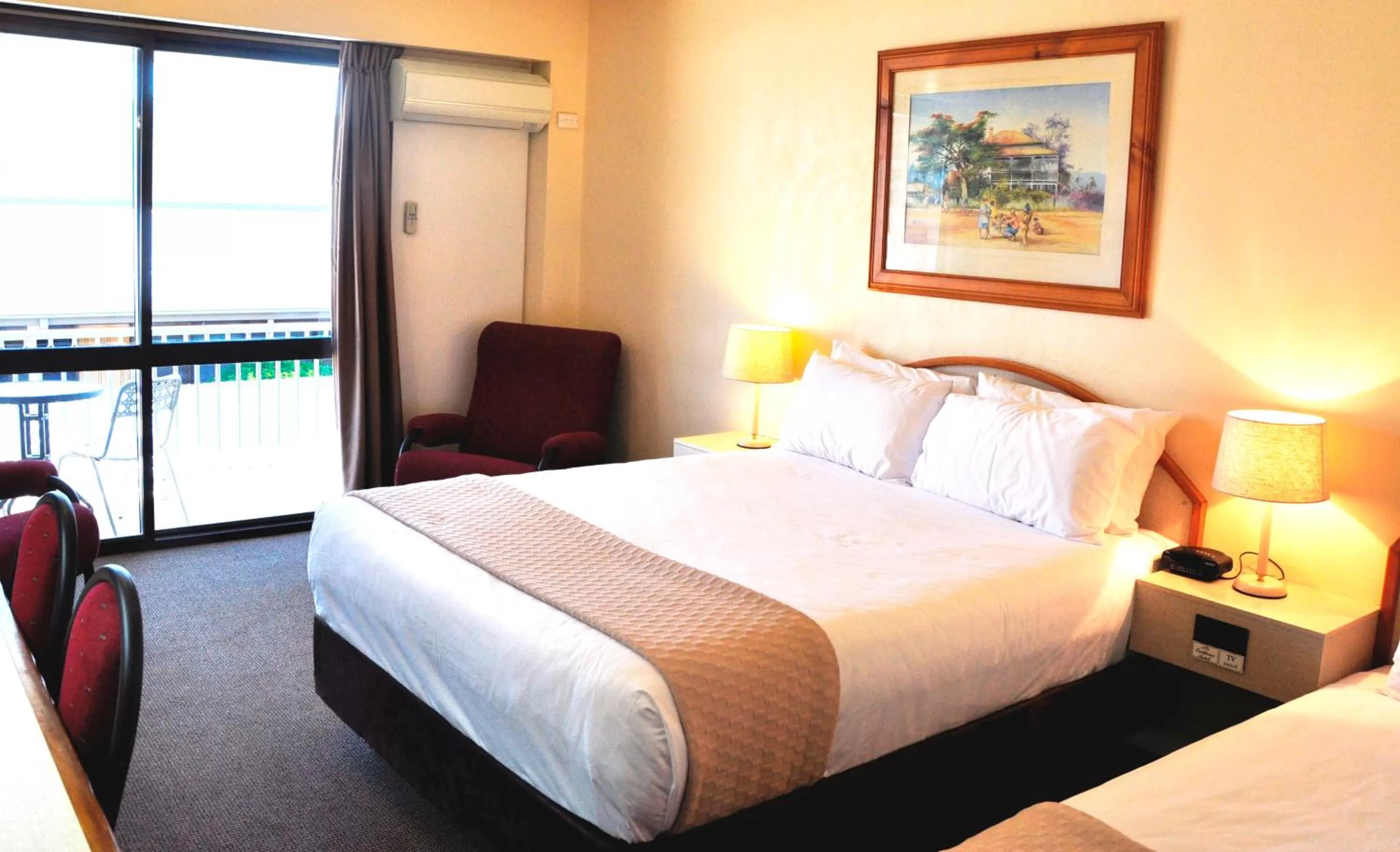 Bedroom, Bed in Longreach Motor Inn