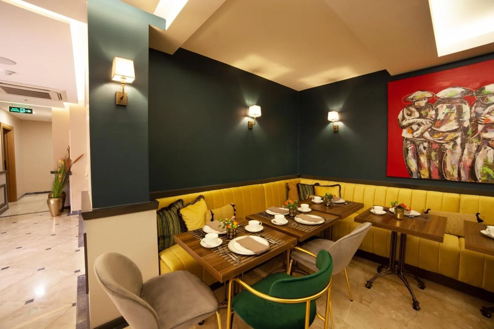 Restaurant/places to eat in The Fox Hotel