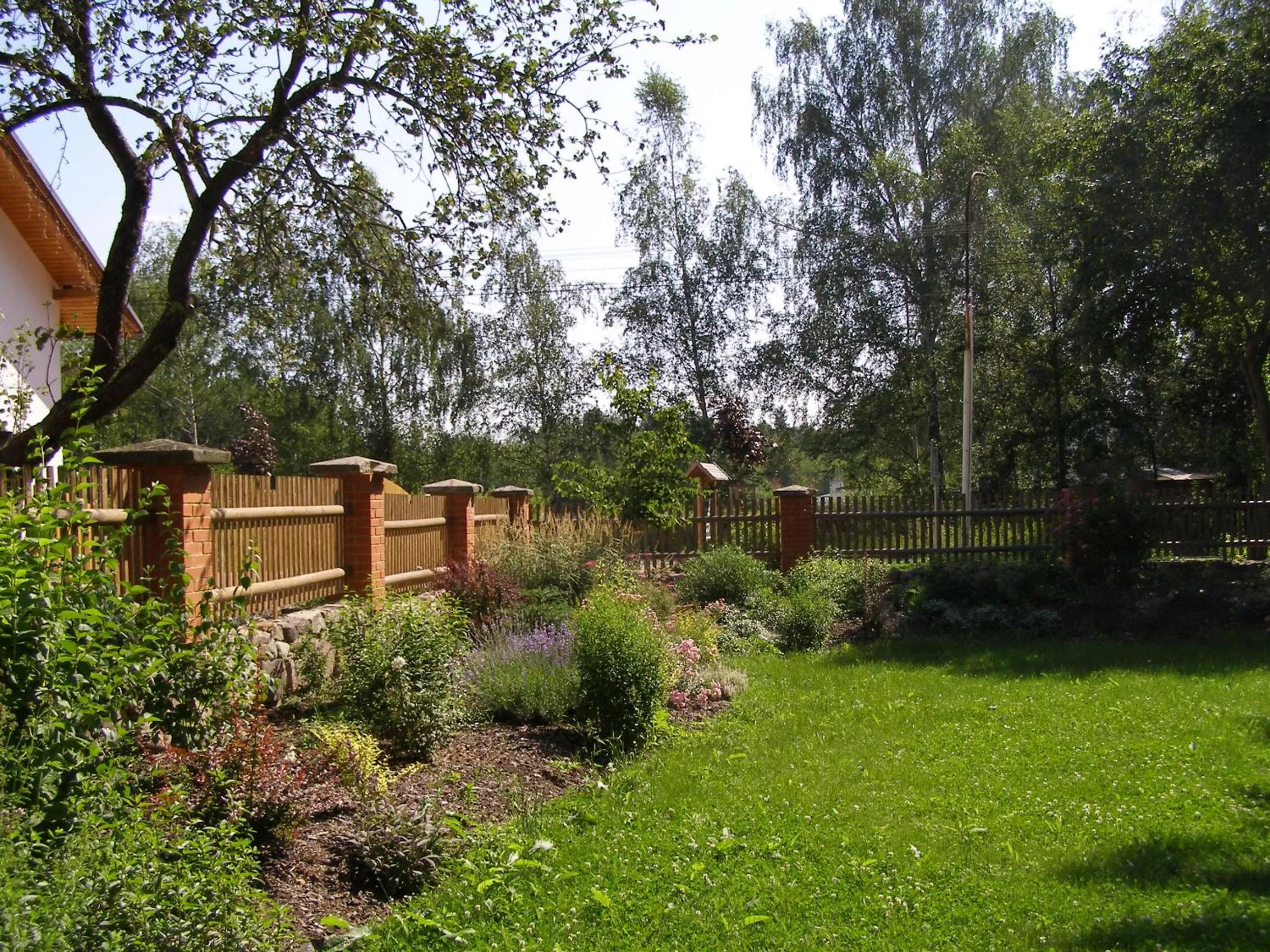 Garden in Hotel Na Statku Mirošov