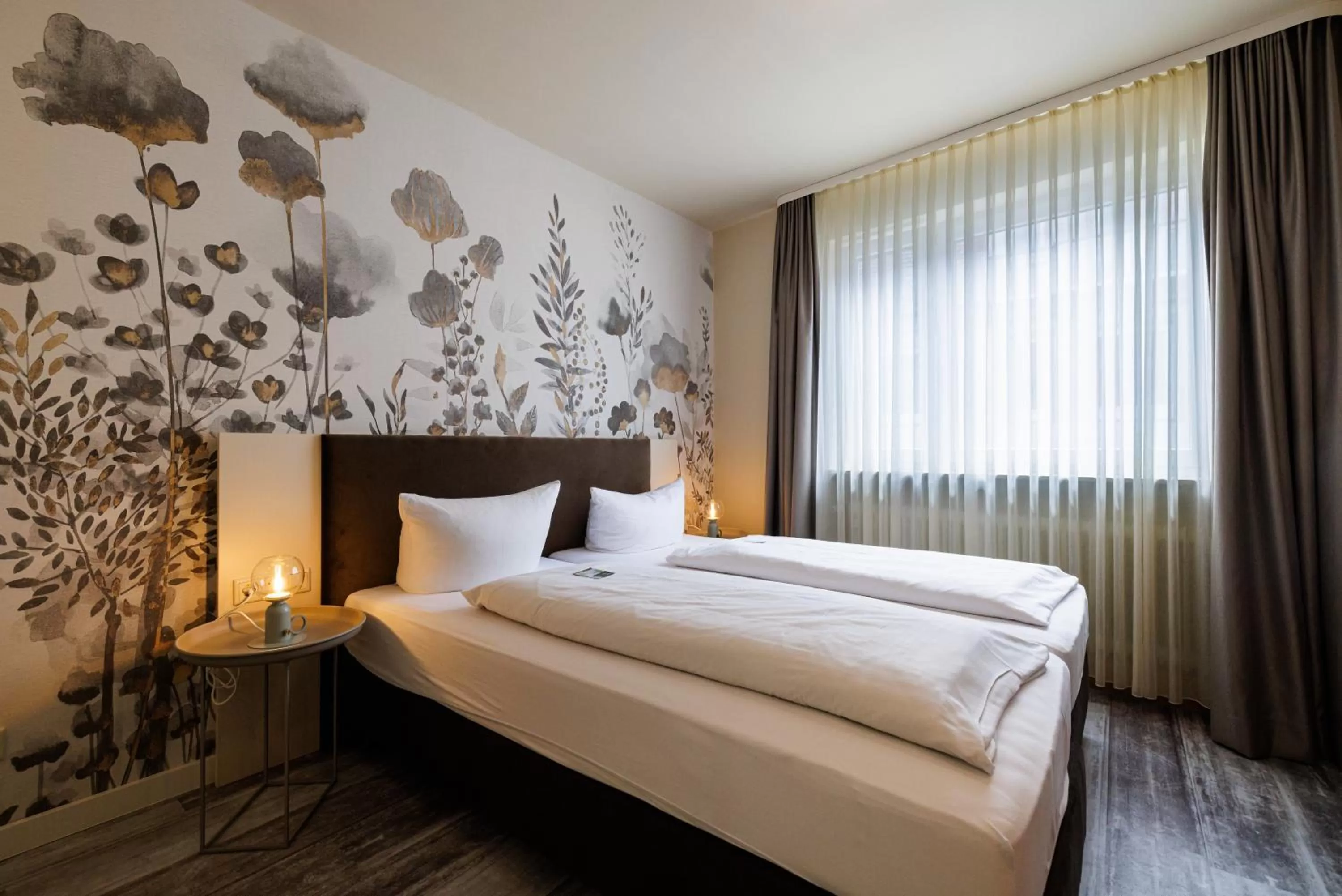 Photo of the whole room, Bed in Flair Hotel zum Storchen