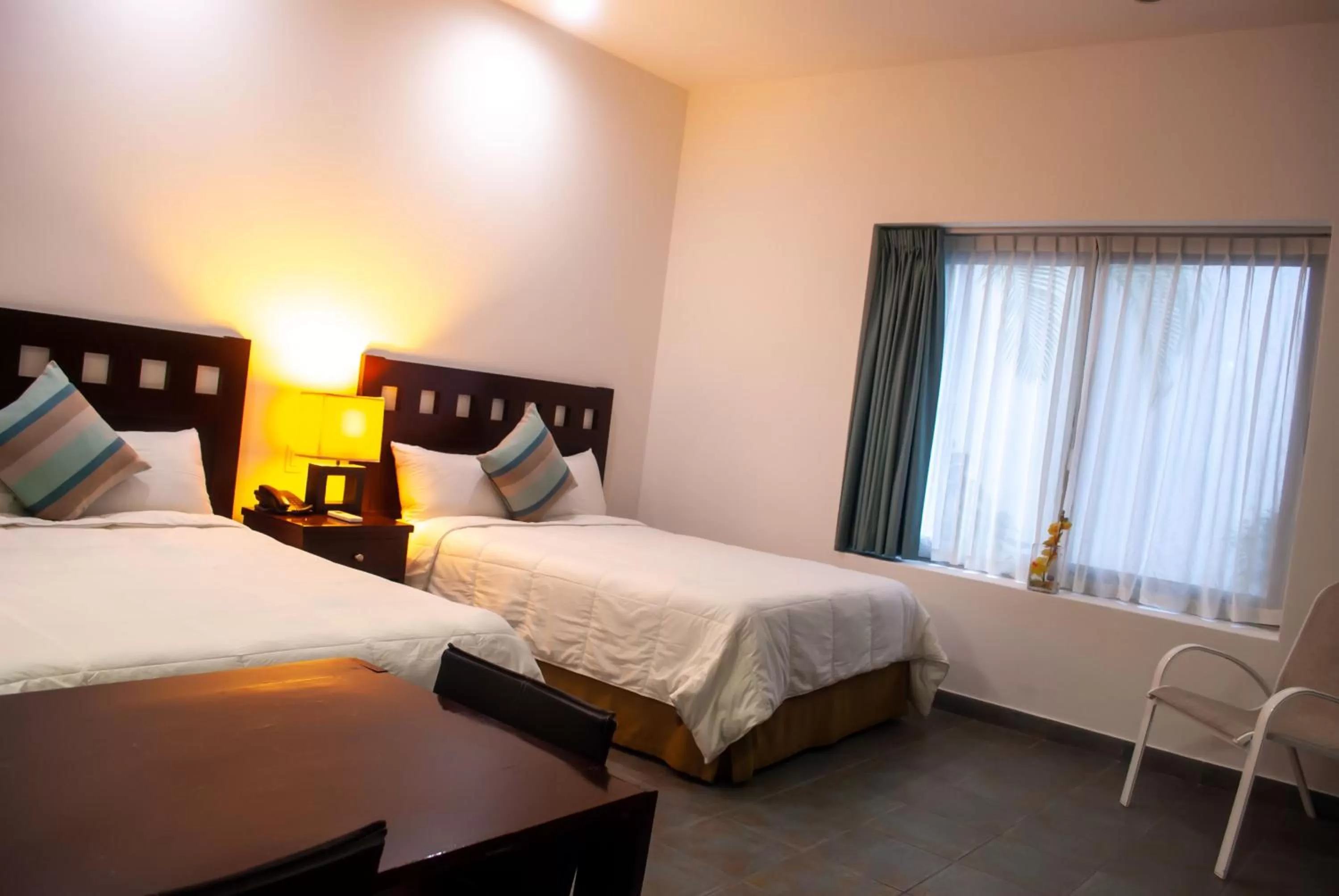 Bedroom, Bed in Dangelos Hotel on Fifth Avenue