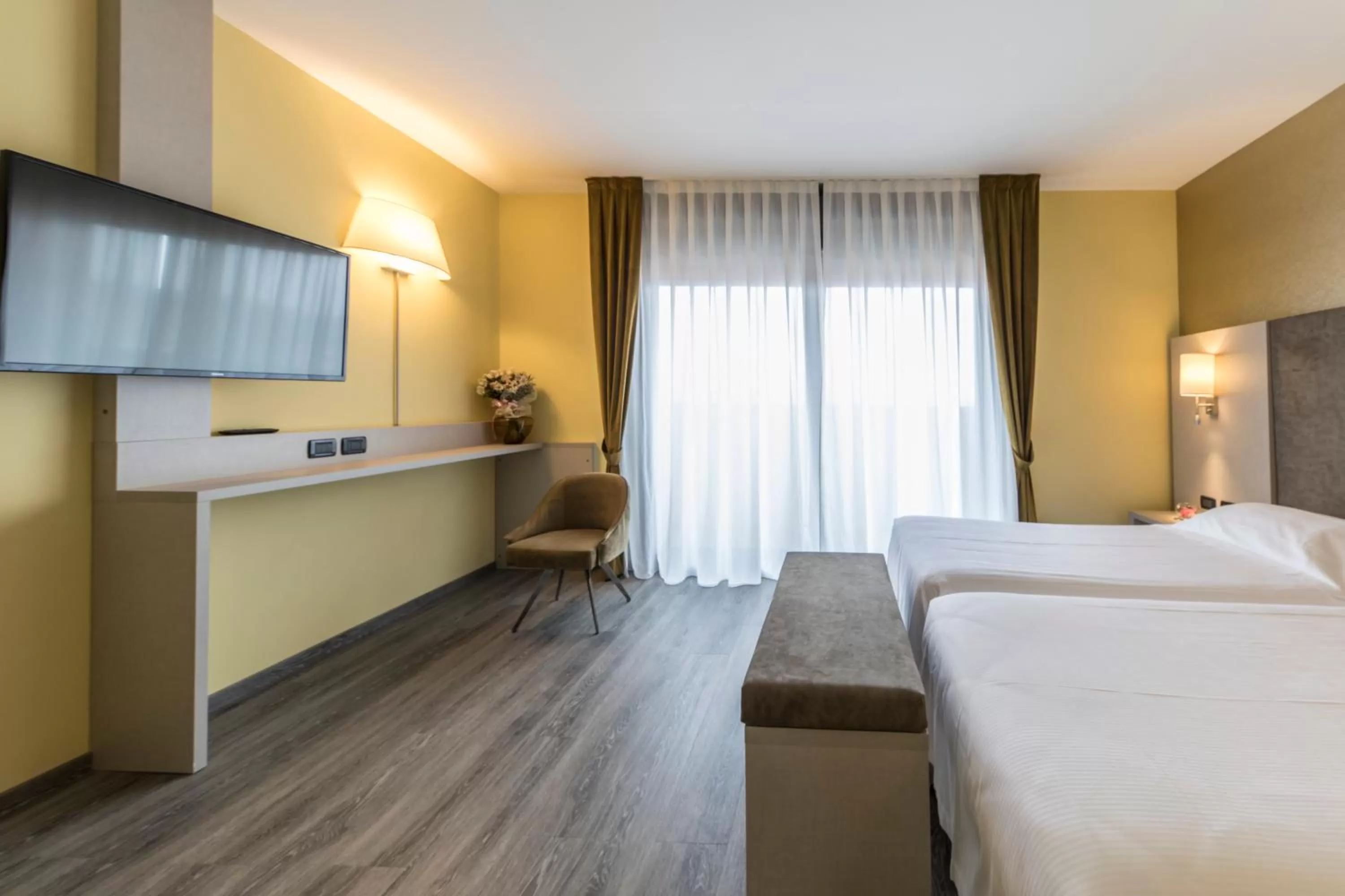 Bedroom, Bed in Hotel Donatello Imola