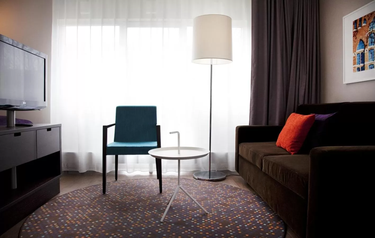 Photo of the whole room in Finn Apartments