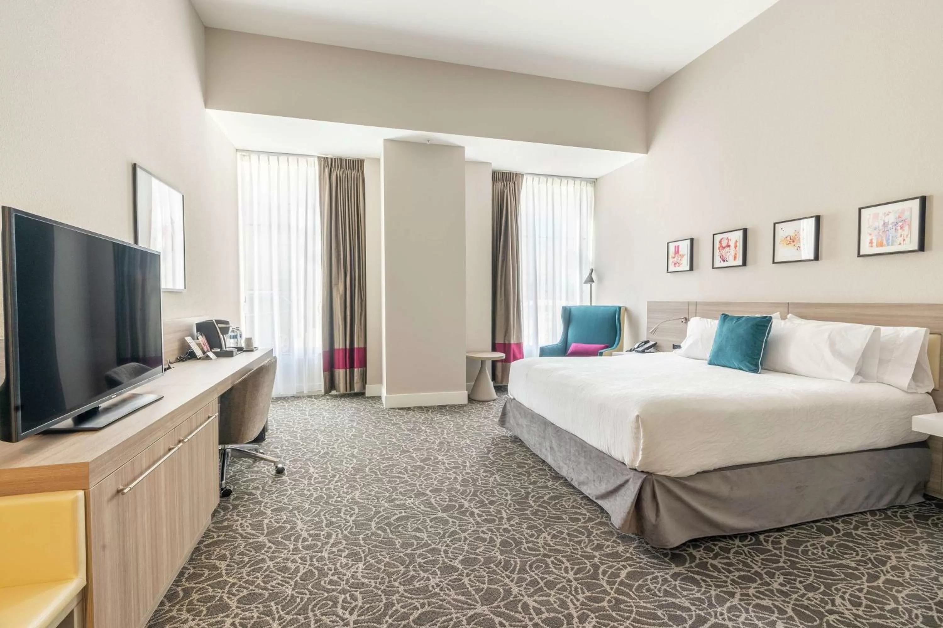 Bedroom, Bed in Hilton Garden Inn Wichita Downtown, Ks